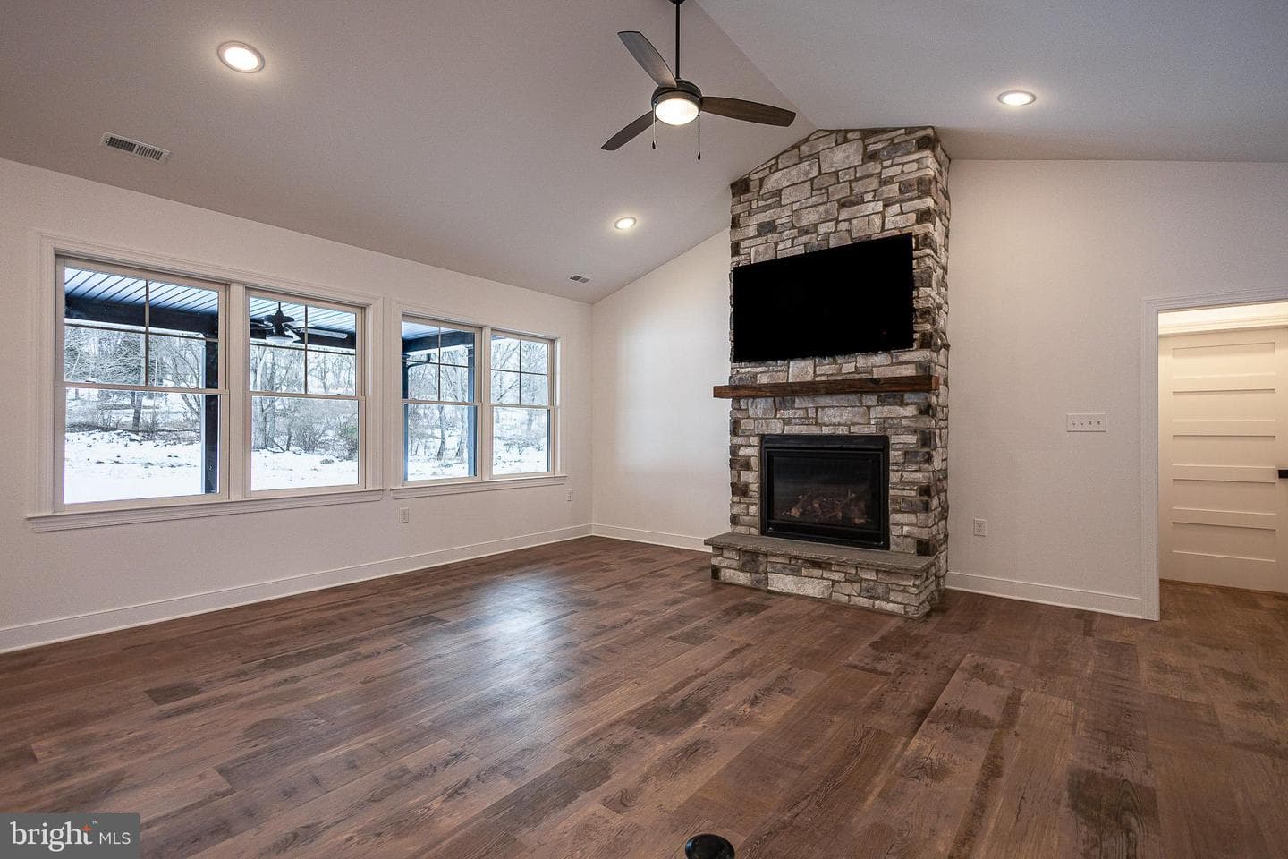 73 Midland Court photo 22