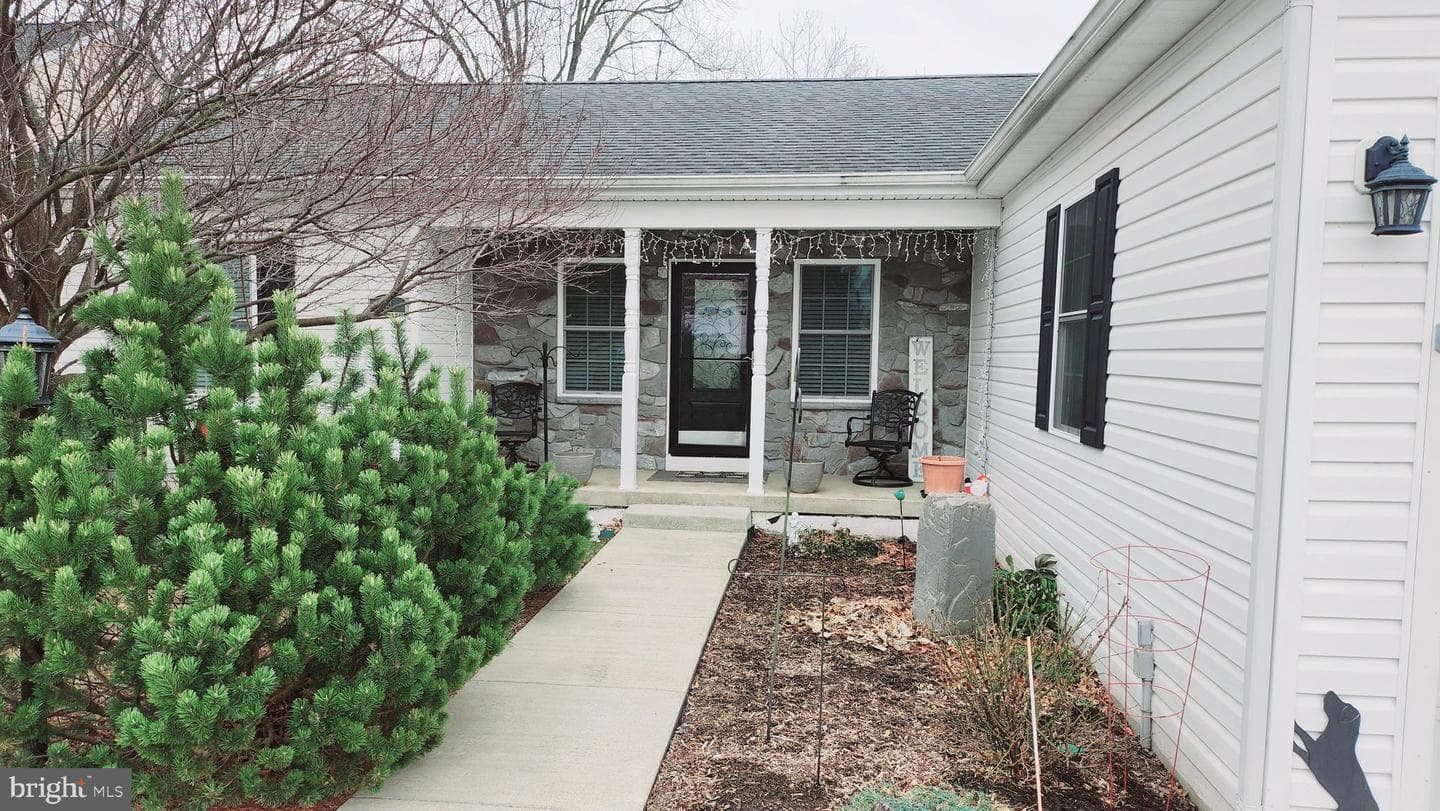 134 Lair Way photo 3