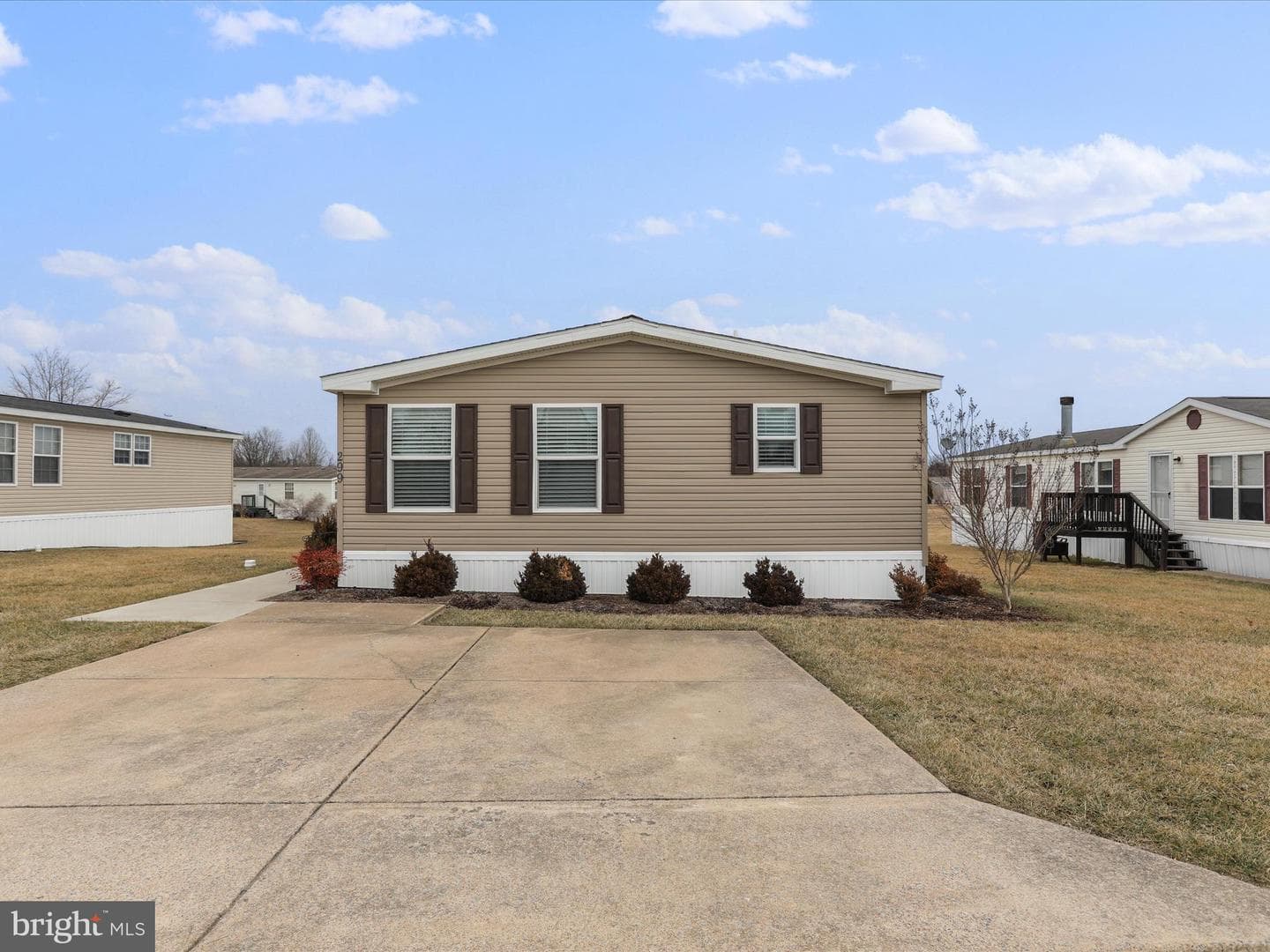 299 Valentine Drive photo 2