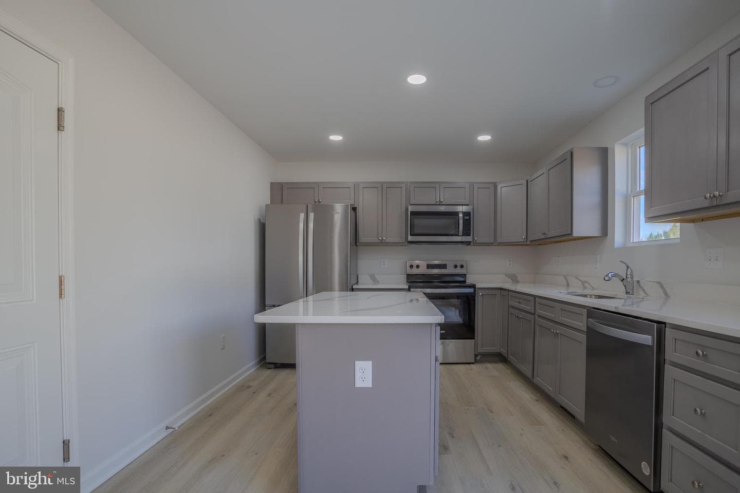 513 S. Spring Street photo 5