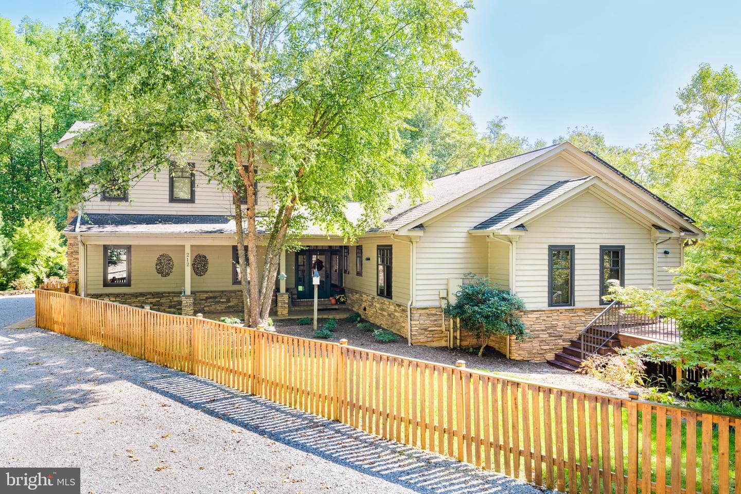 212 Cicada Drive photo 1