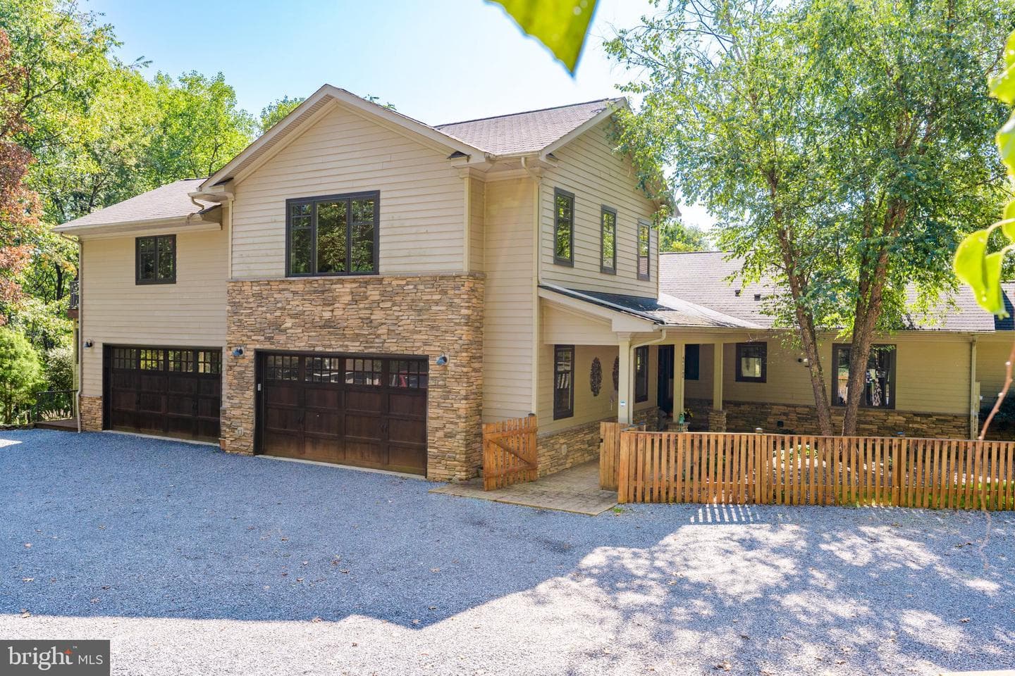 212 Cicada Drive photo 2