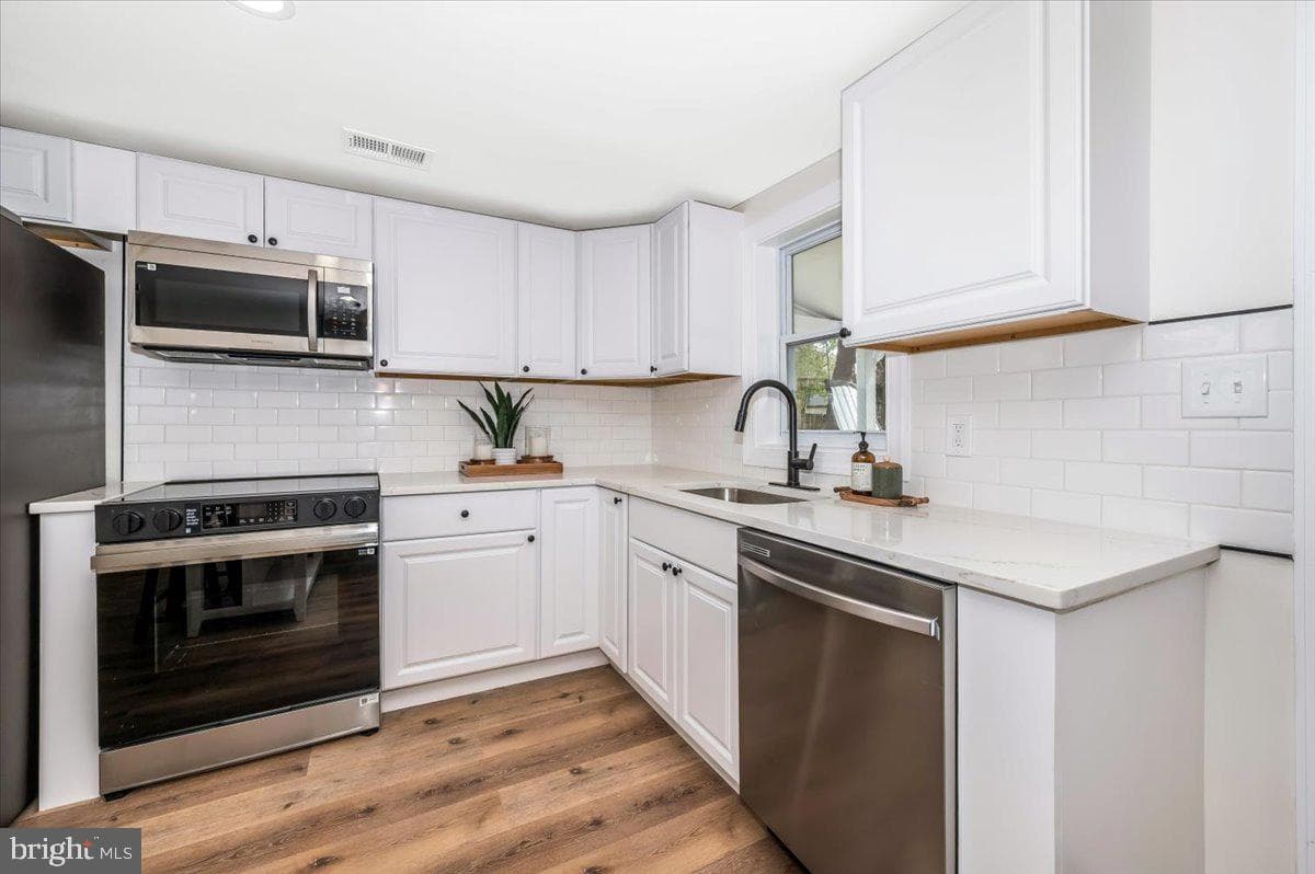 713 3rd Street photo 22