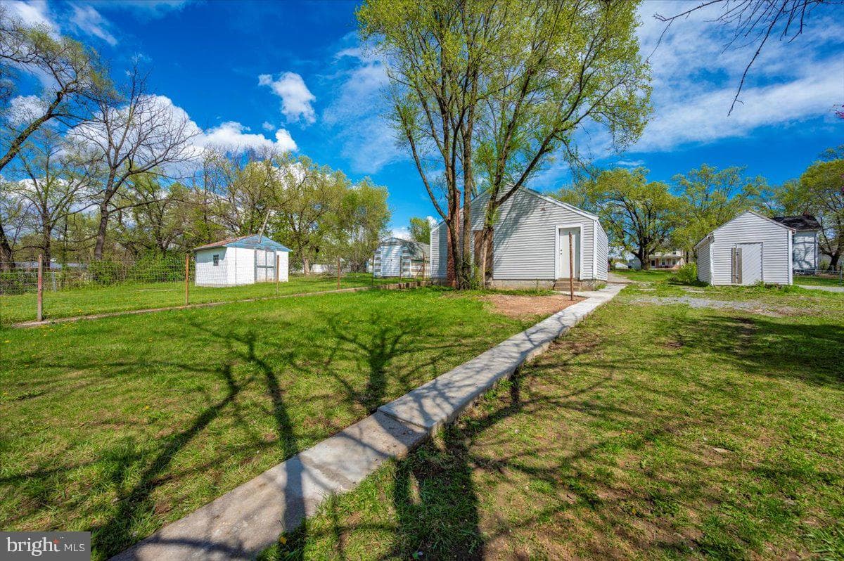 713 3rd Street photo 41