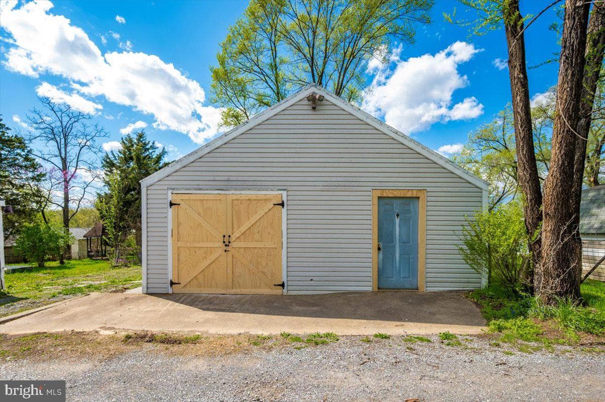 713 3rd Street photo 43