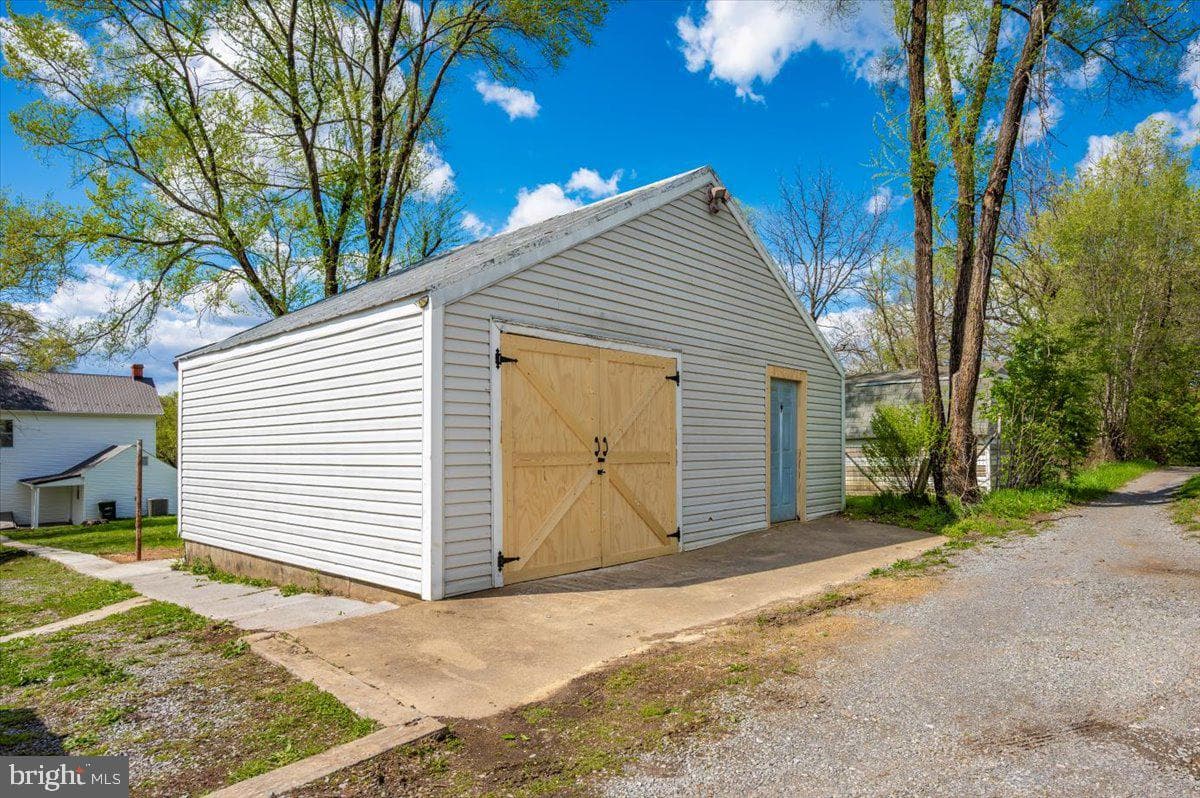 713 3rd Street photo 44