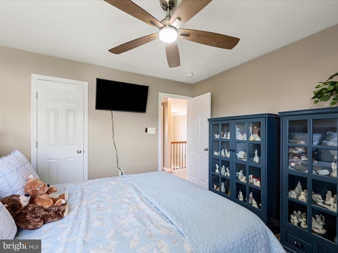 305 Fontana Circle photo 42