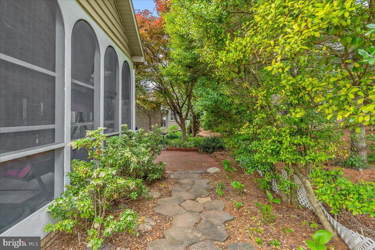 93 Radcliff Lane photo 30