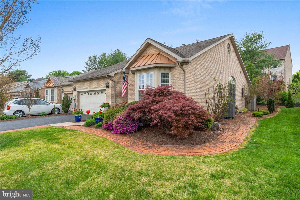93 Radcliff Lane photo 8
