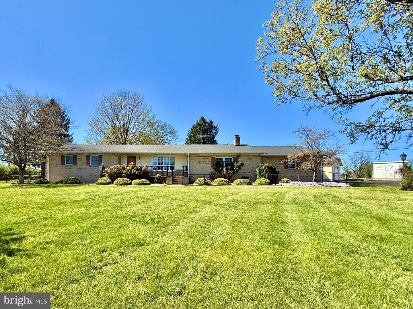 153 Collins Drive photo 33