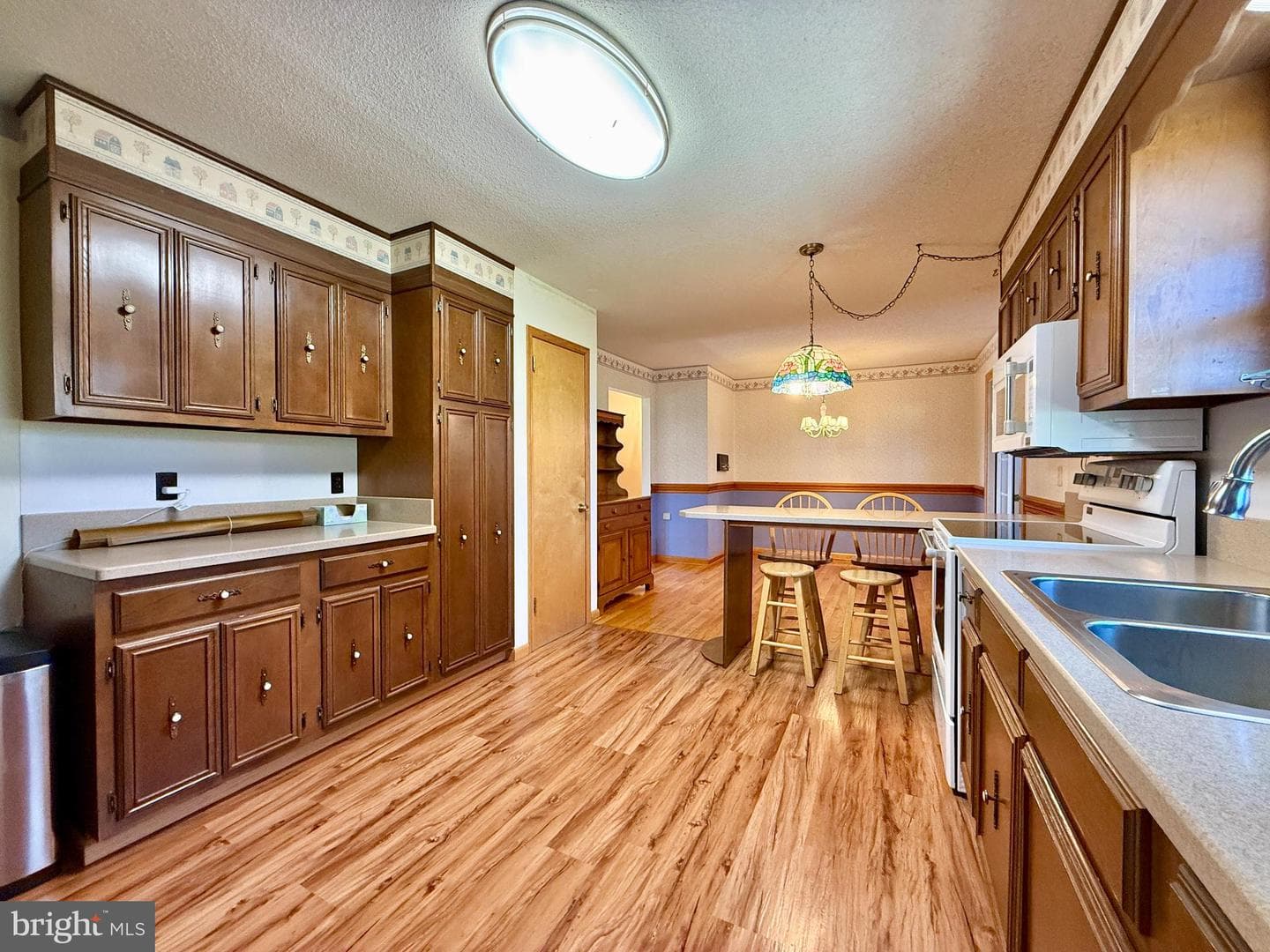 153 Collins Drive photo 4
