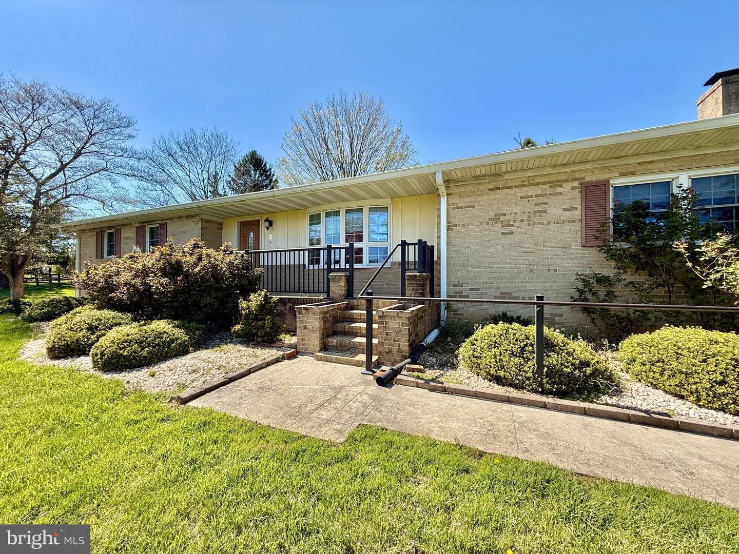 153 Collins Drive photo 5