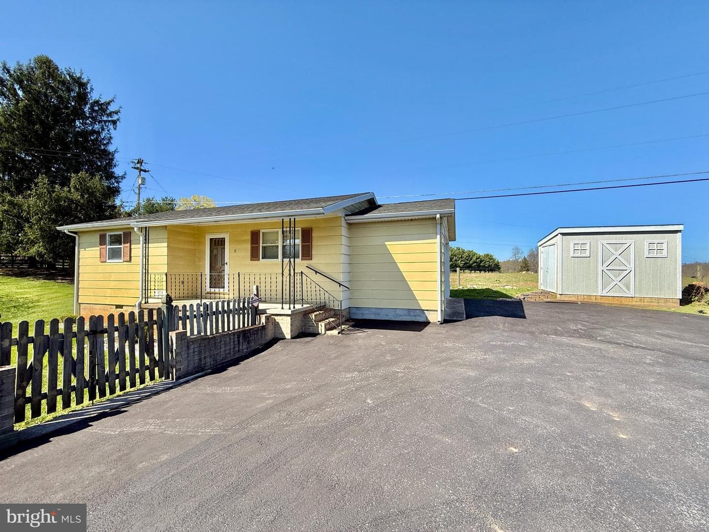 153 Collins Drive photo 6