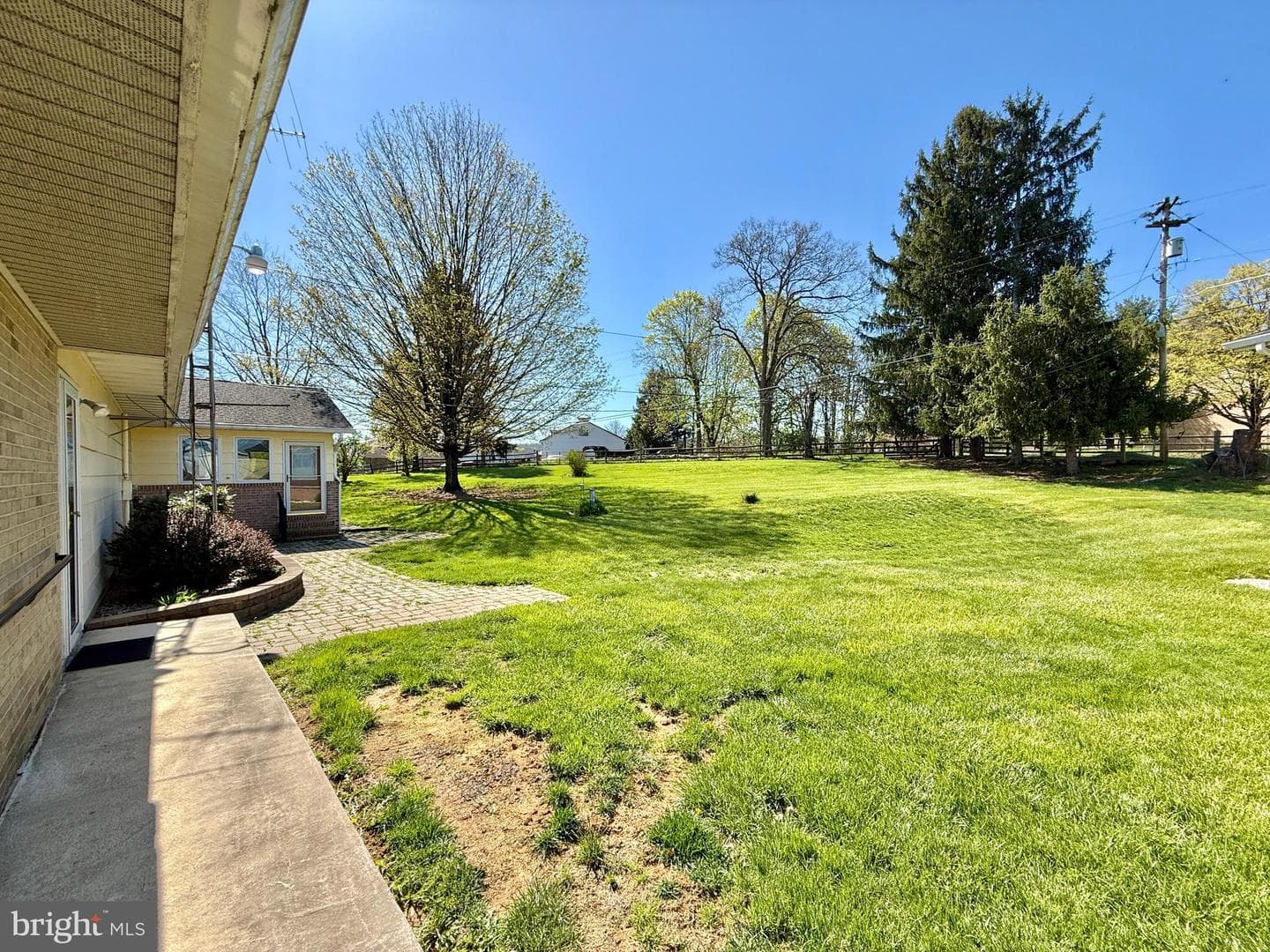 153 Collins Drive photo 95