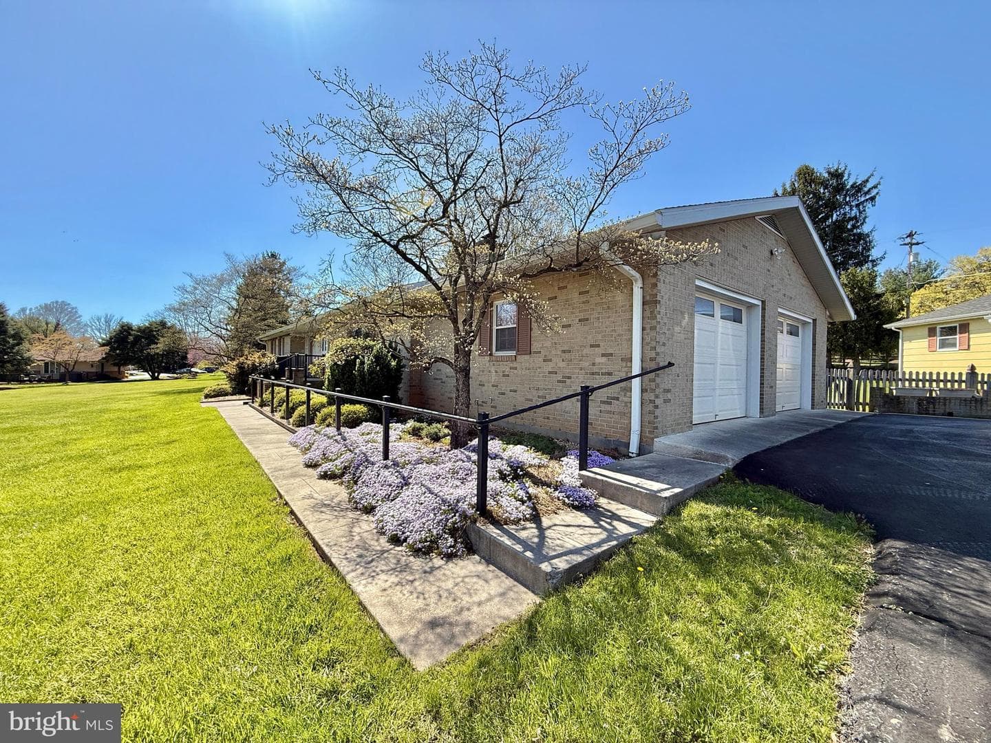 153 Collins Drive photo 97