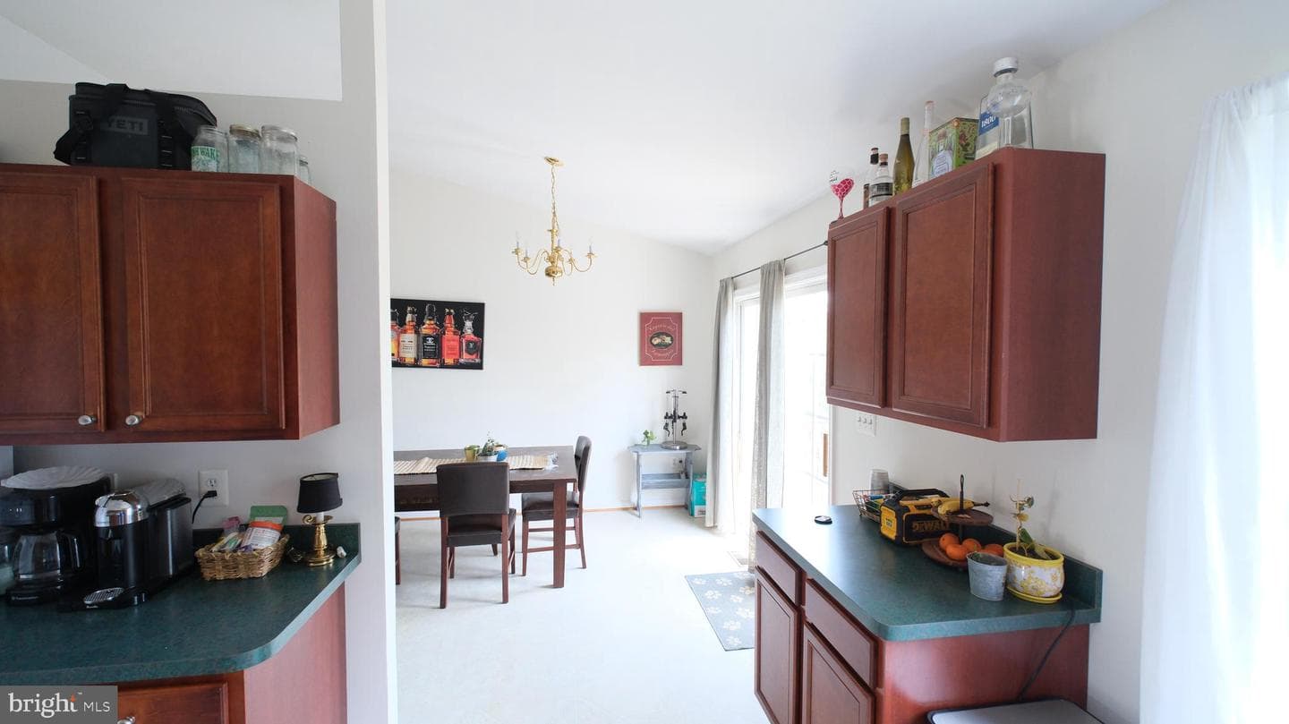 210 Ford Circle photo 11