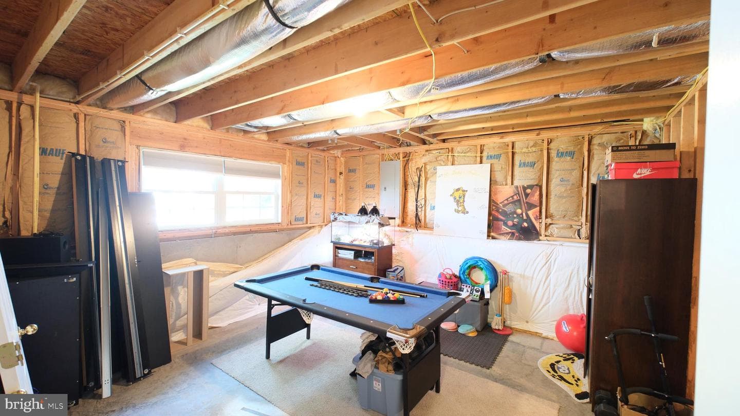 210 Ford Circle photo 27