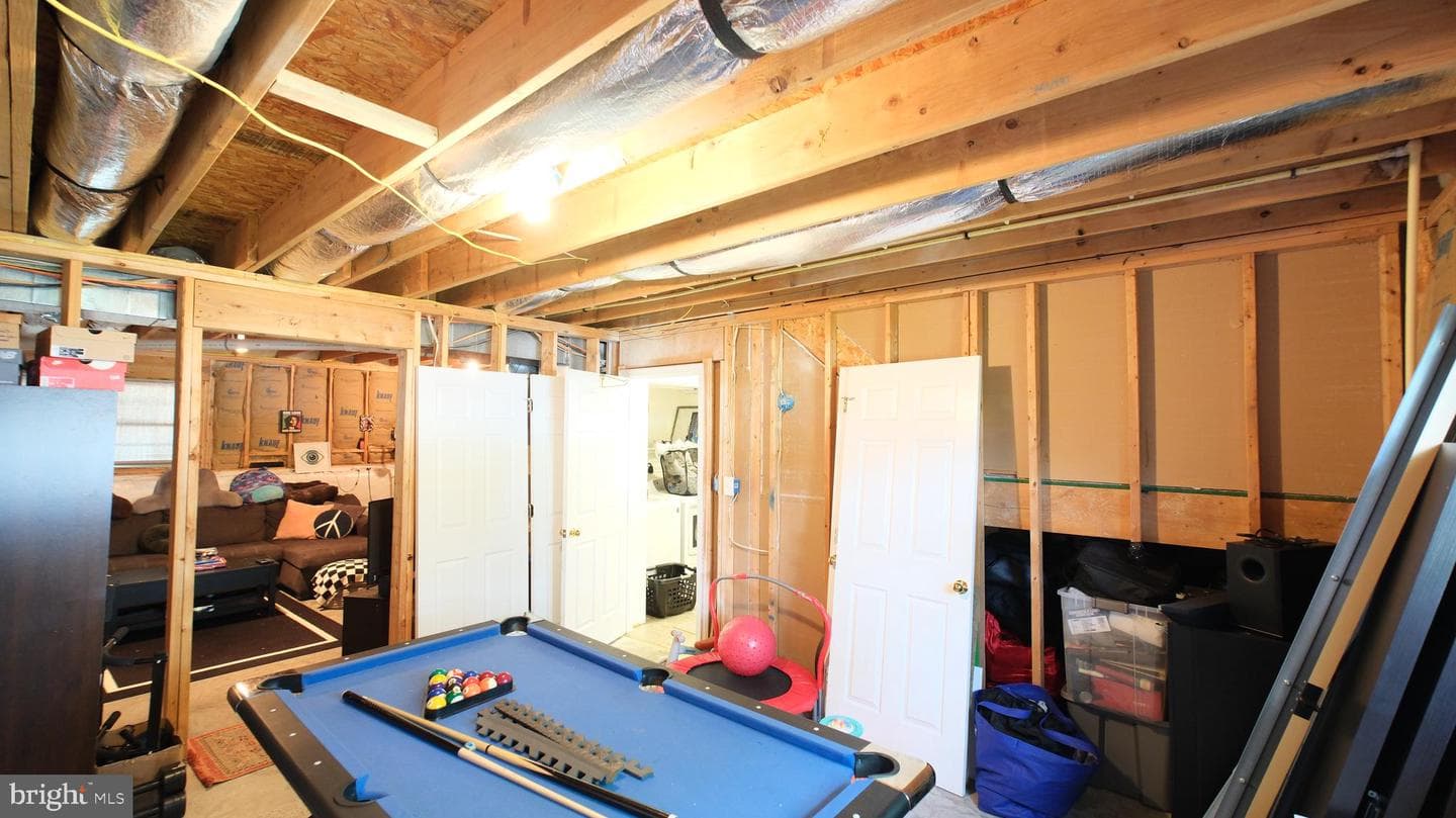210 Ford Circle photo 29