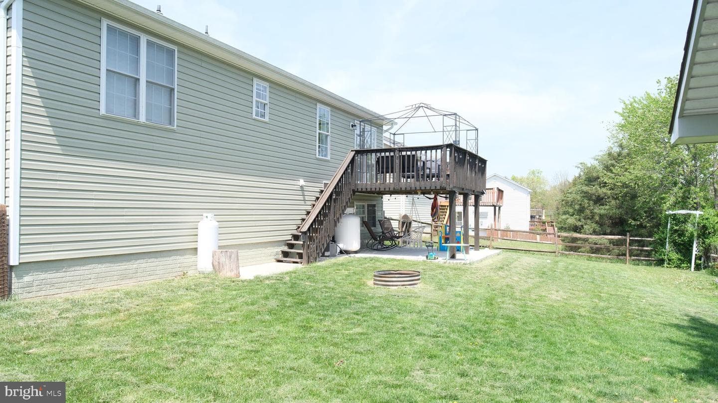 210 Ford Circle photo 37