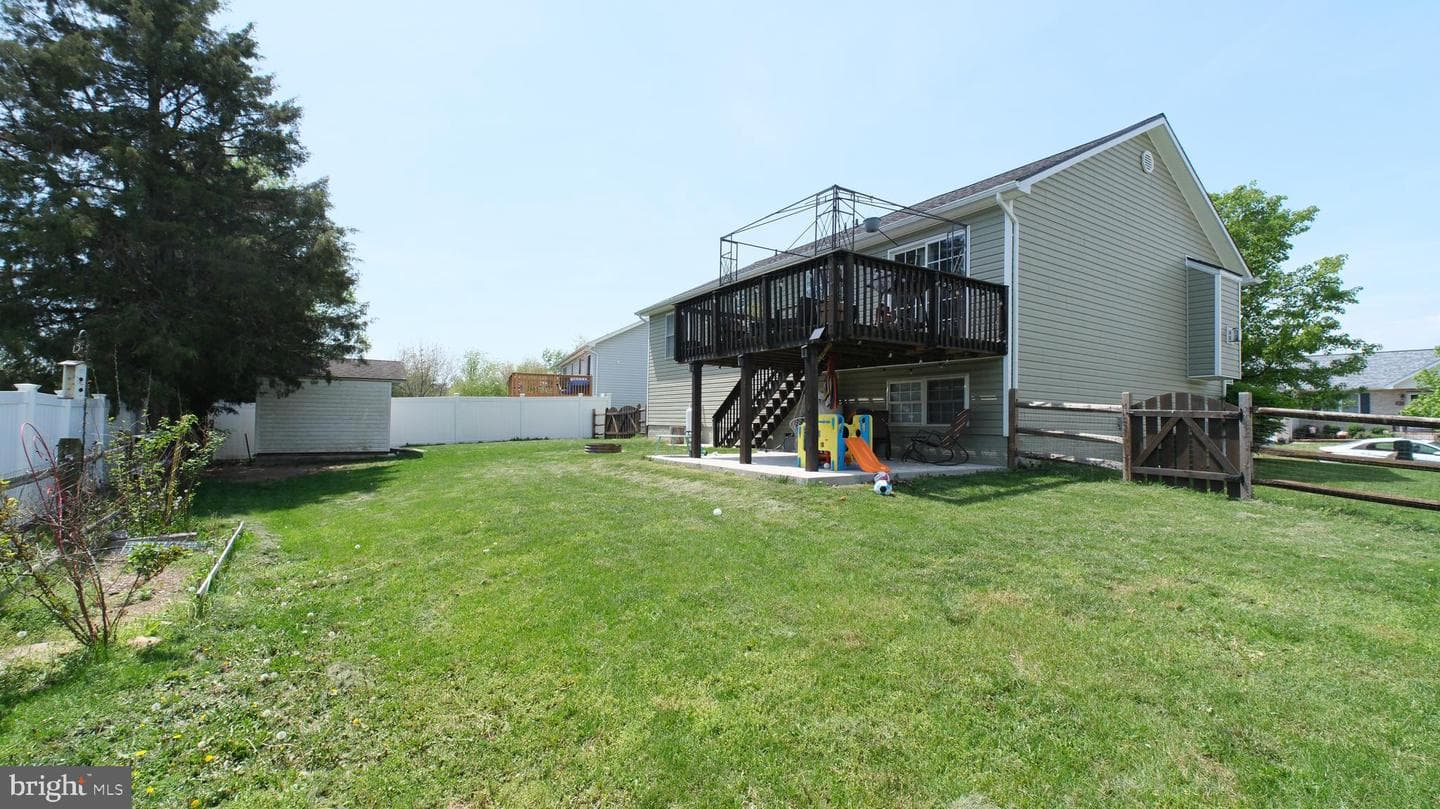 210 Ford Circle photo 40