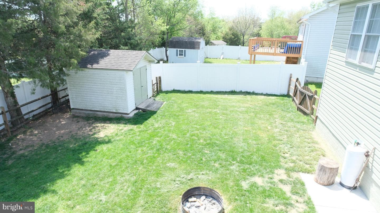210 Ford Circle photo 5