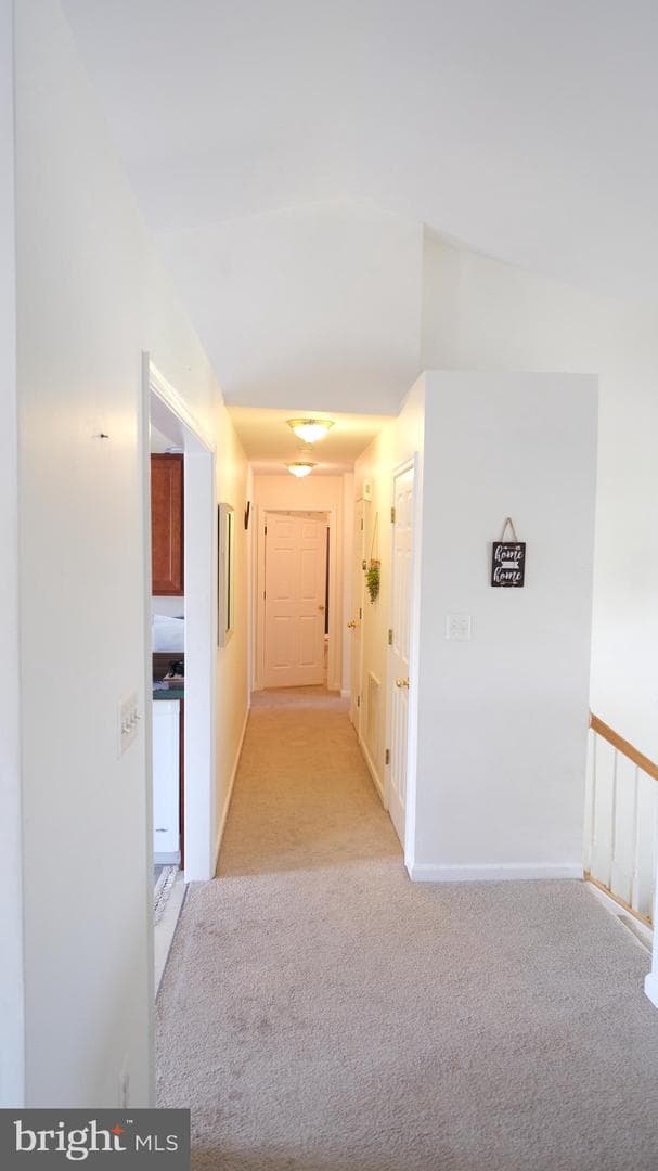 210 Ford Circle photo 7