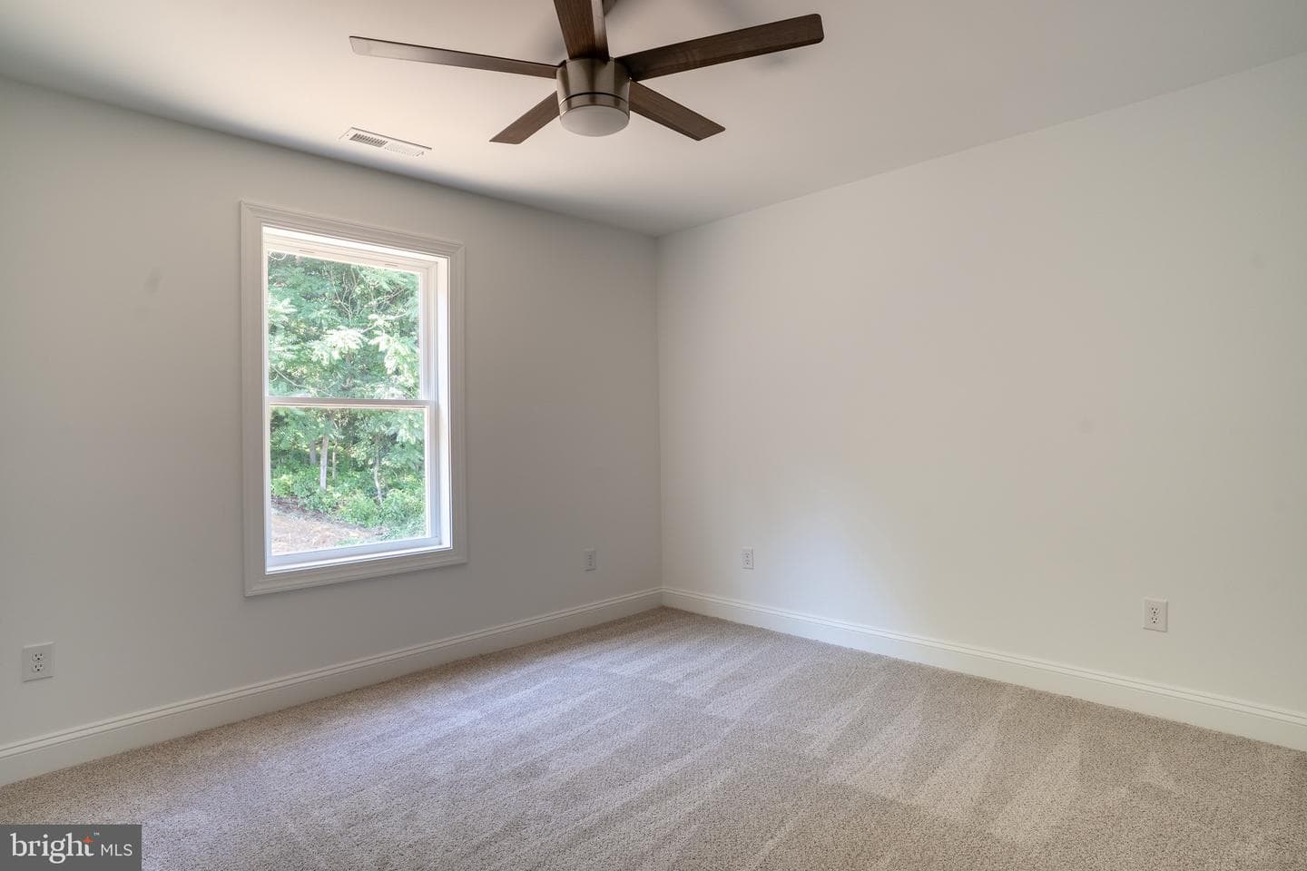 645 Slonaker Lane photo 33