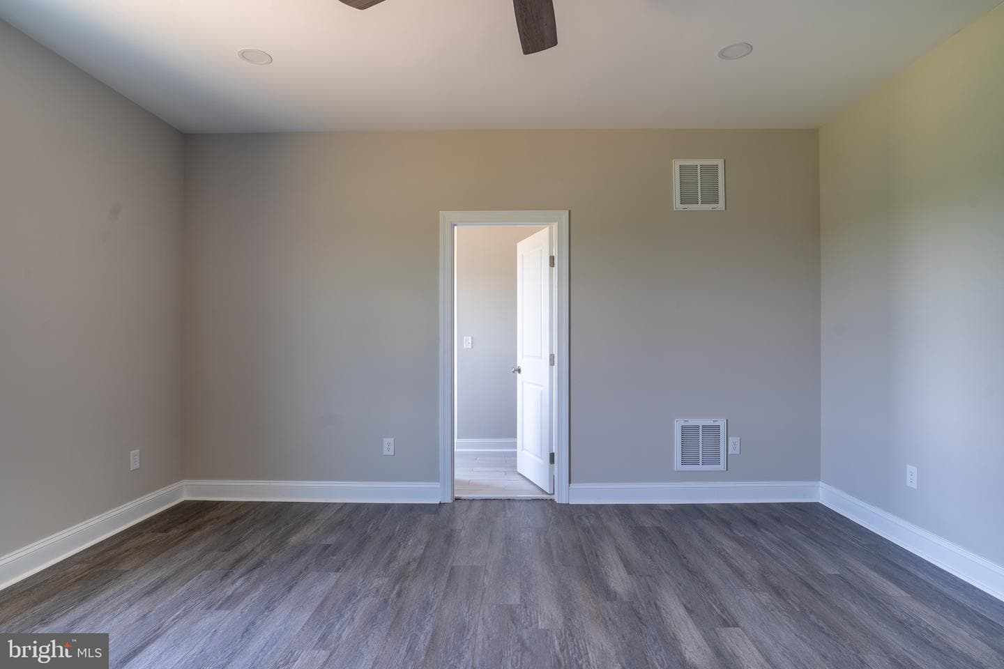 645 Slonaker Lane photo 46