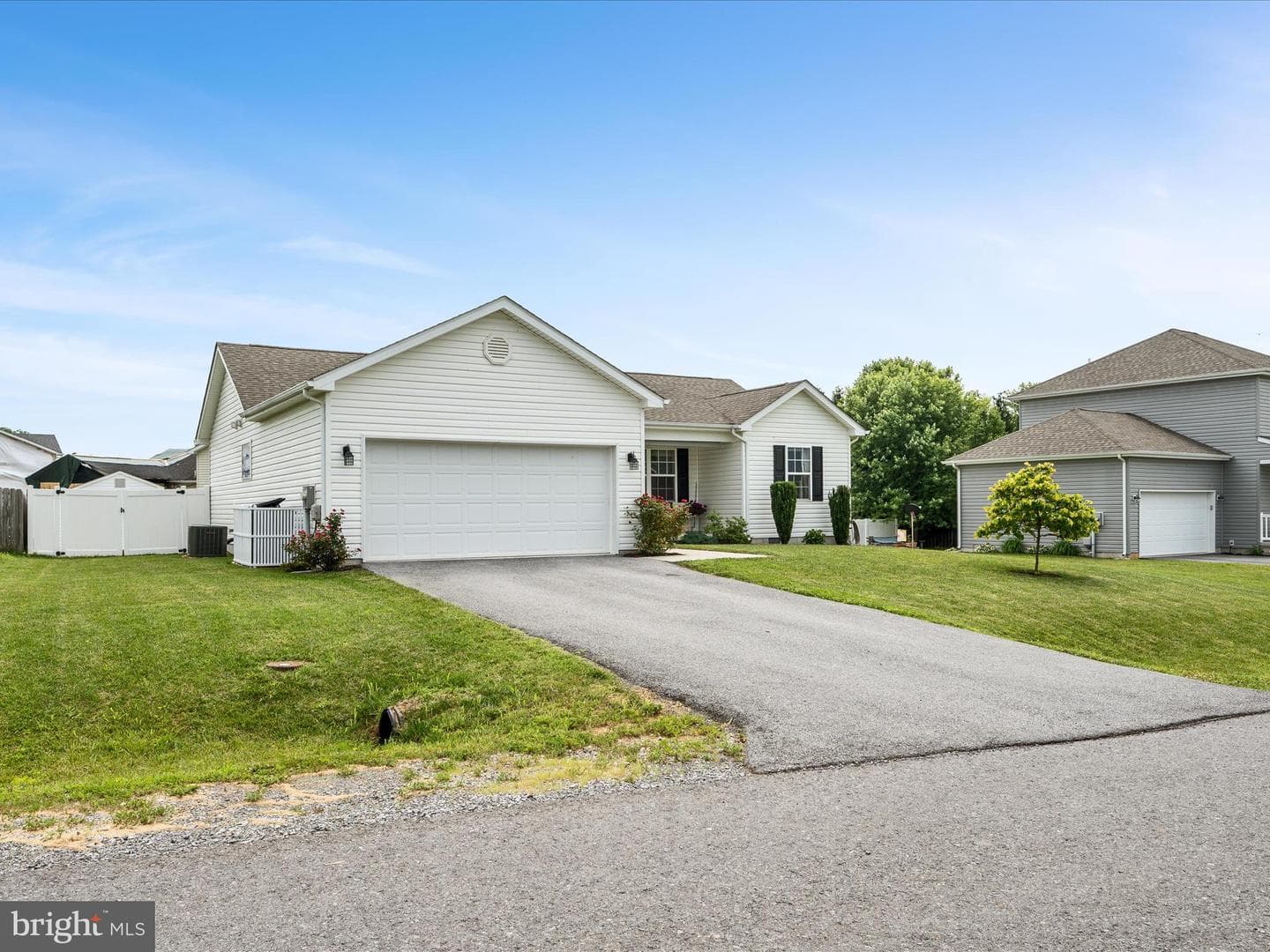 94 Twickenham Drive photo 32
