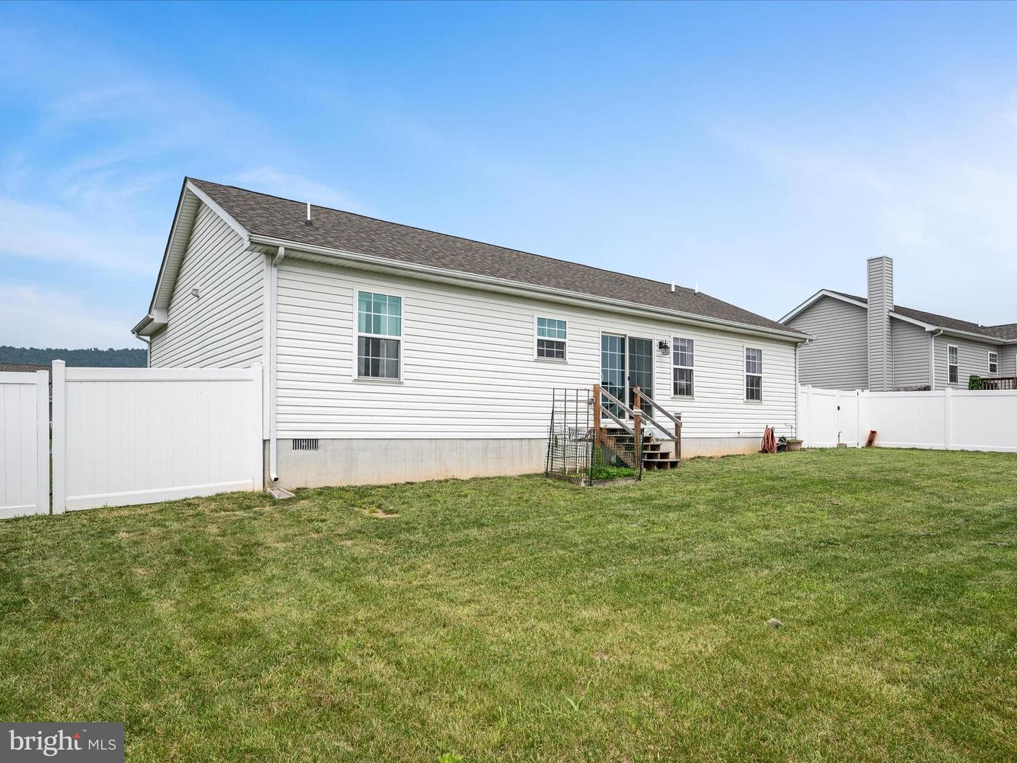 94 Twickenham Drive photo 34