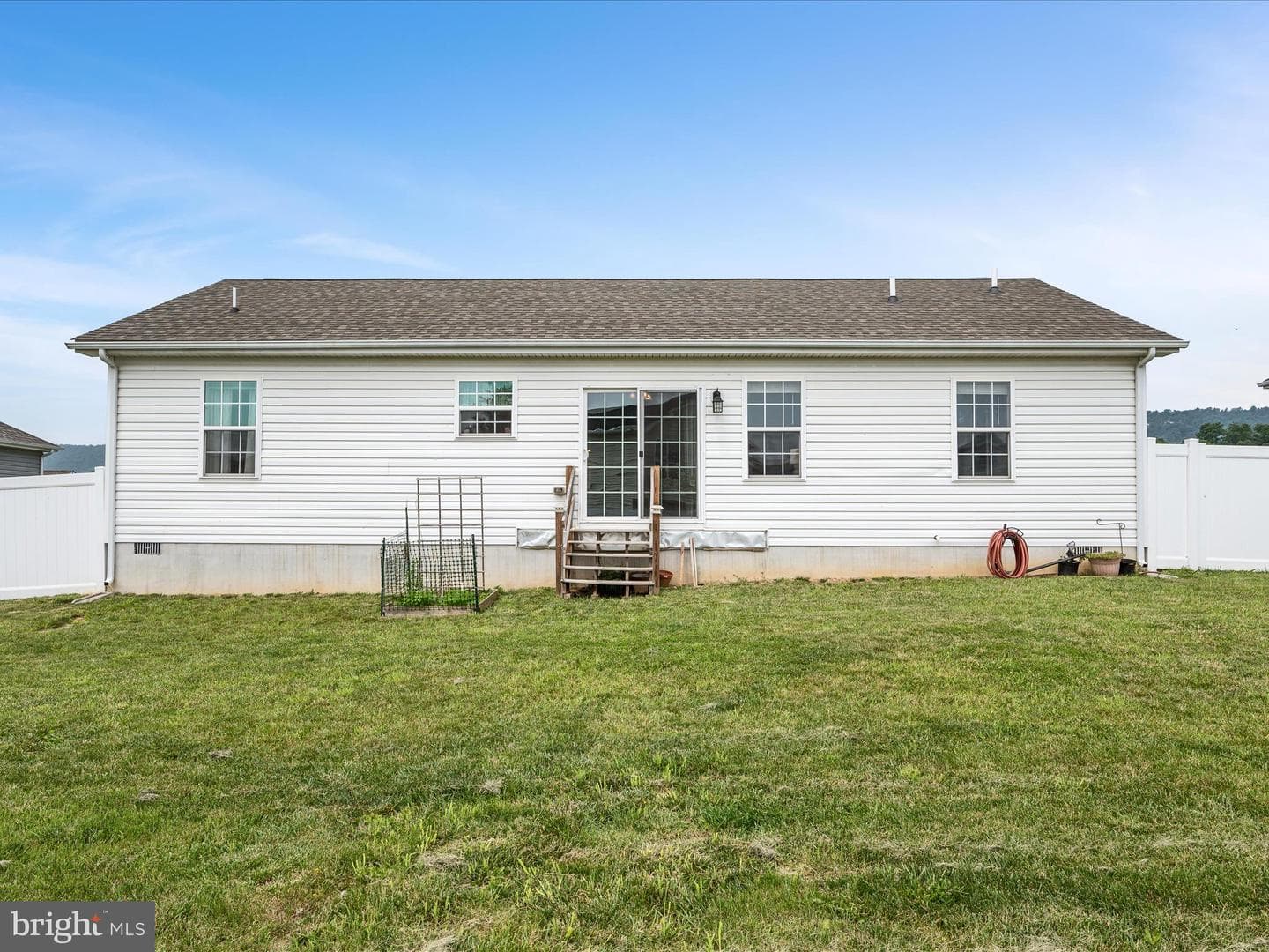 94 Twickenham Drive photo 35