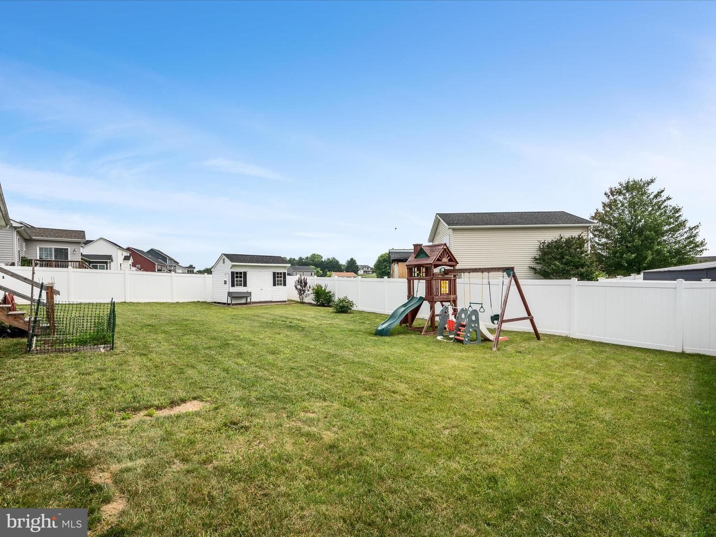 94 Twickenham Drive photo 38