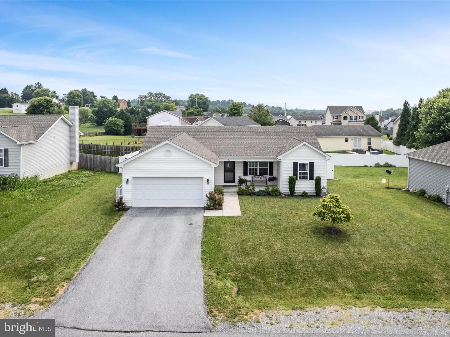 94 Twickenham Drive photo 39