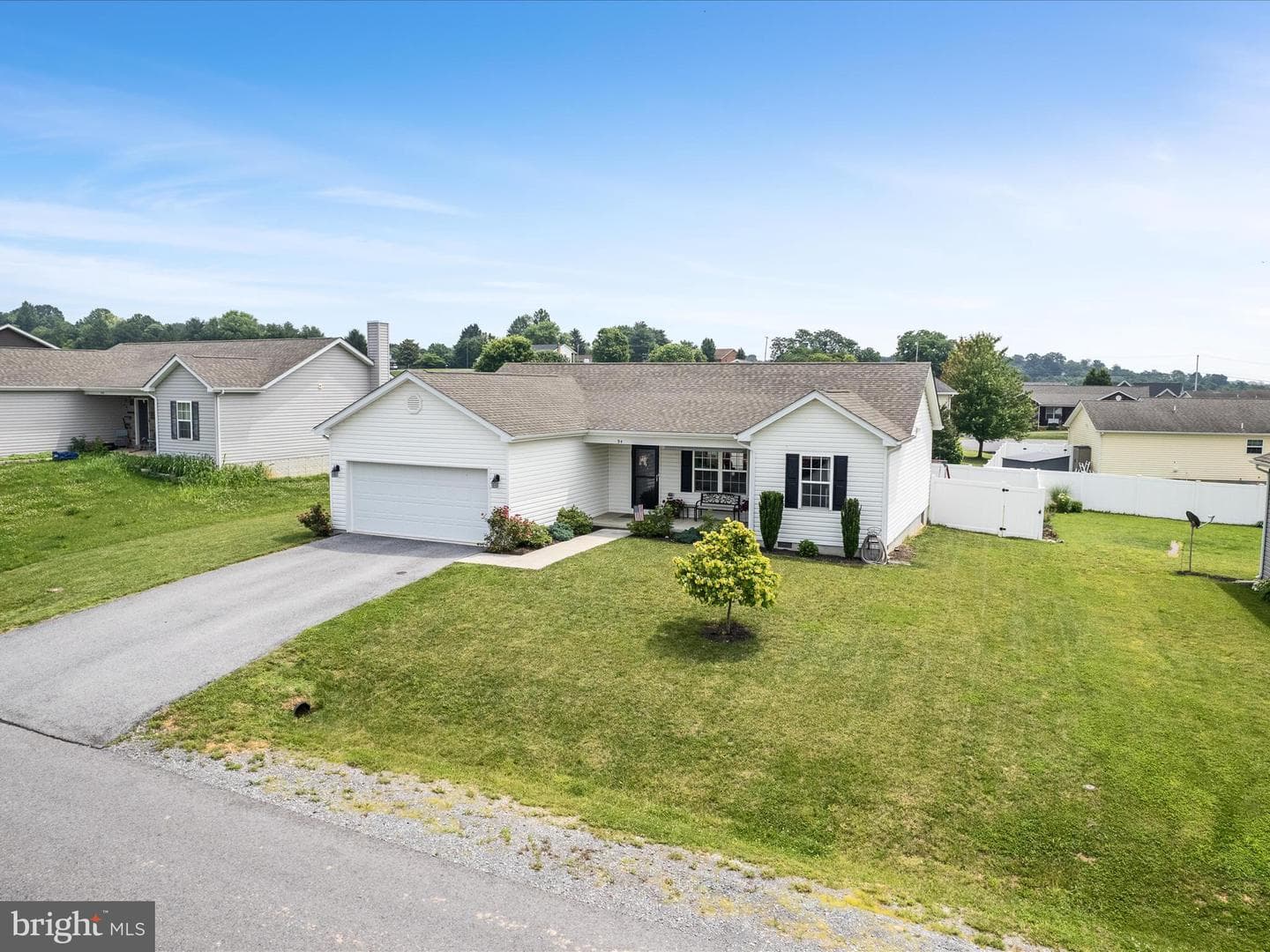 94 Twickenham Drive photo 40