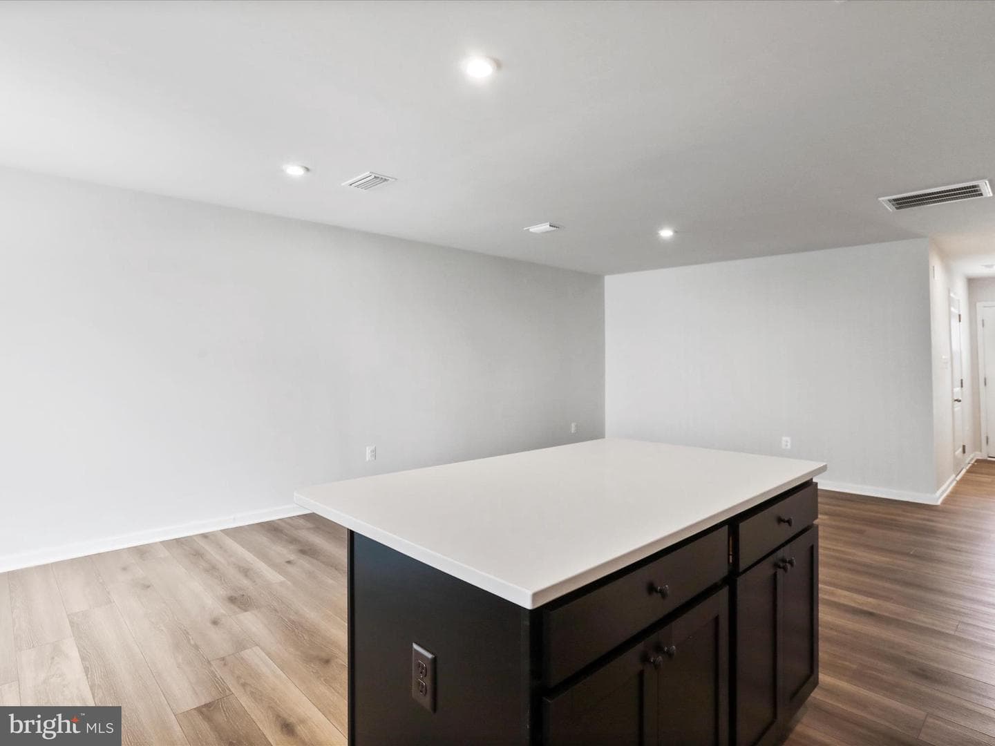 94 Calais Place photo 11