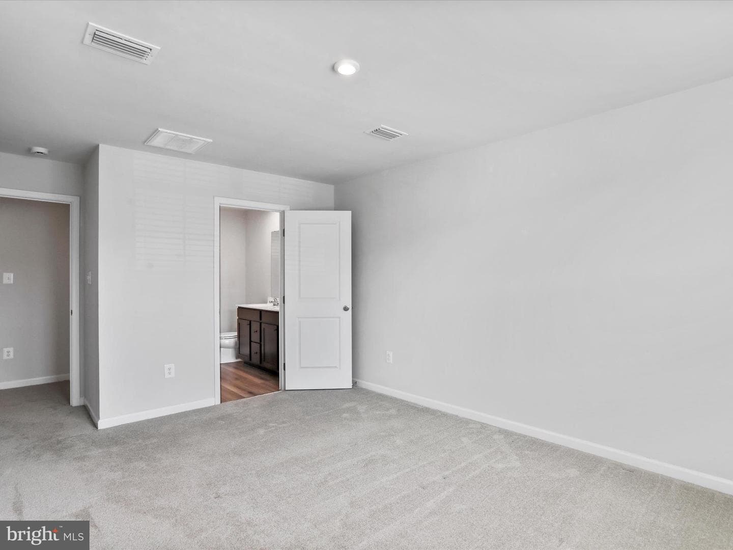 94 Calais Place photo 27