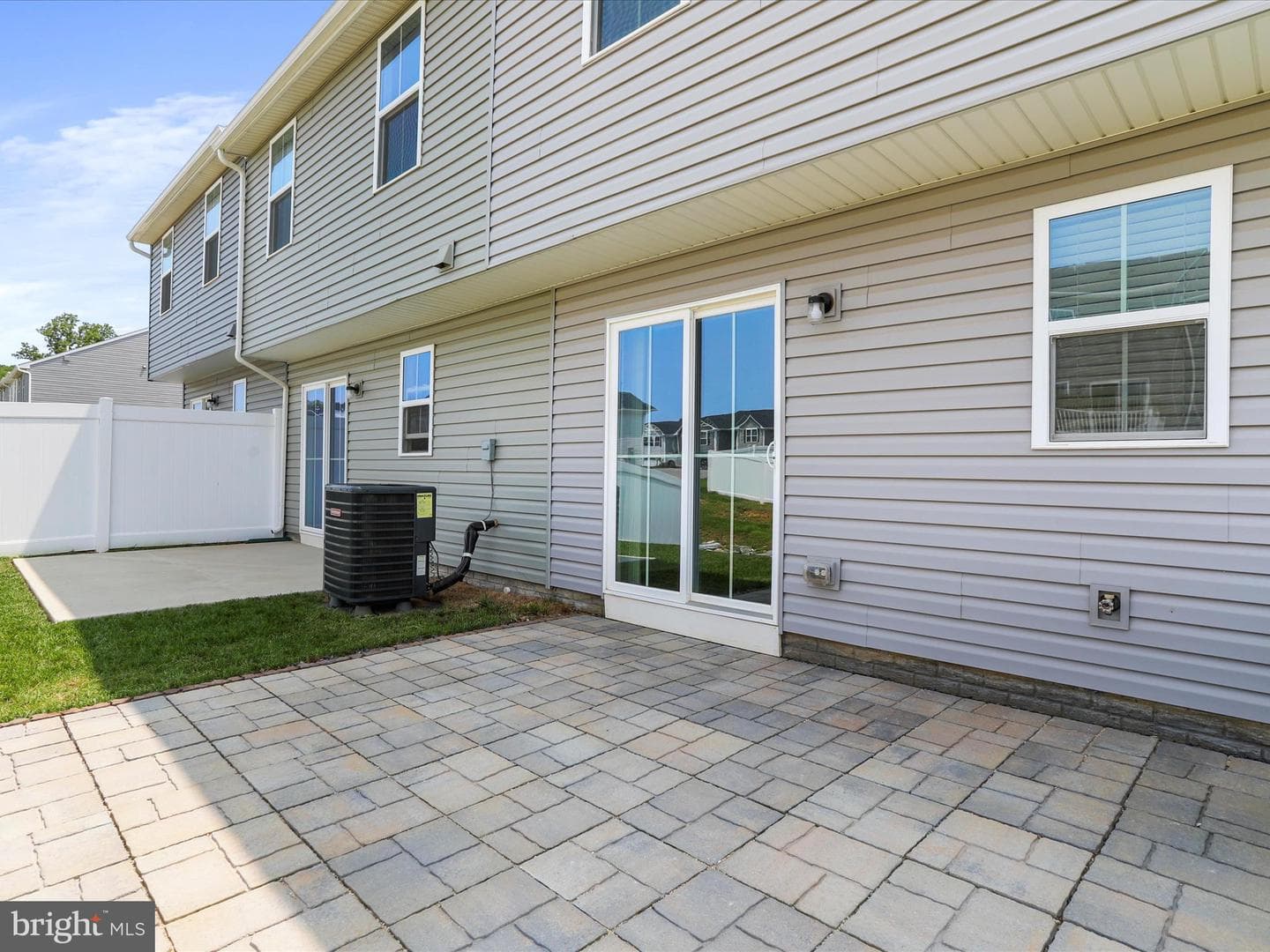 94 Calais Place photo 32