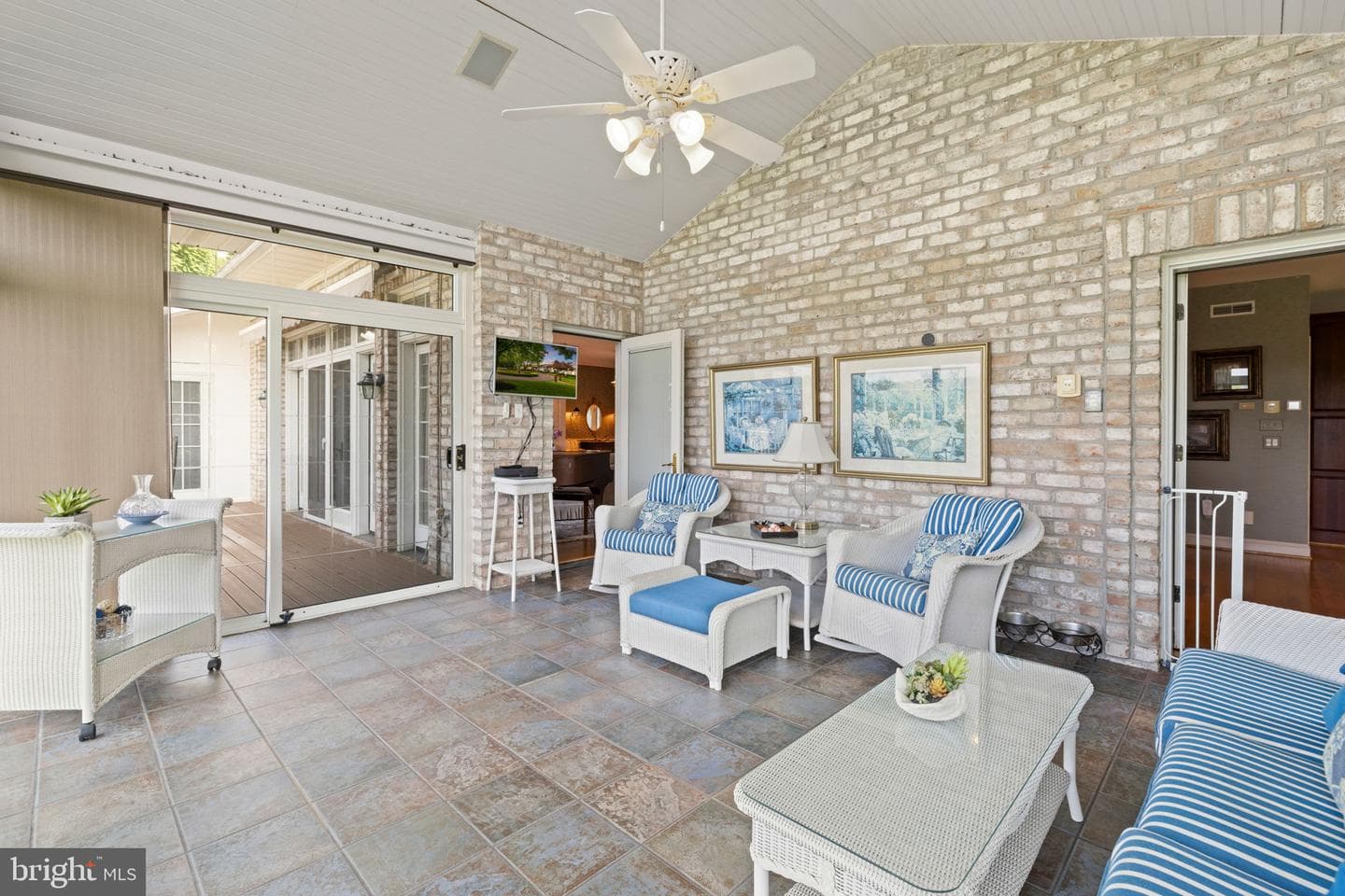77 Lionheart Terrace photo 35