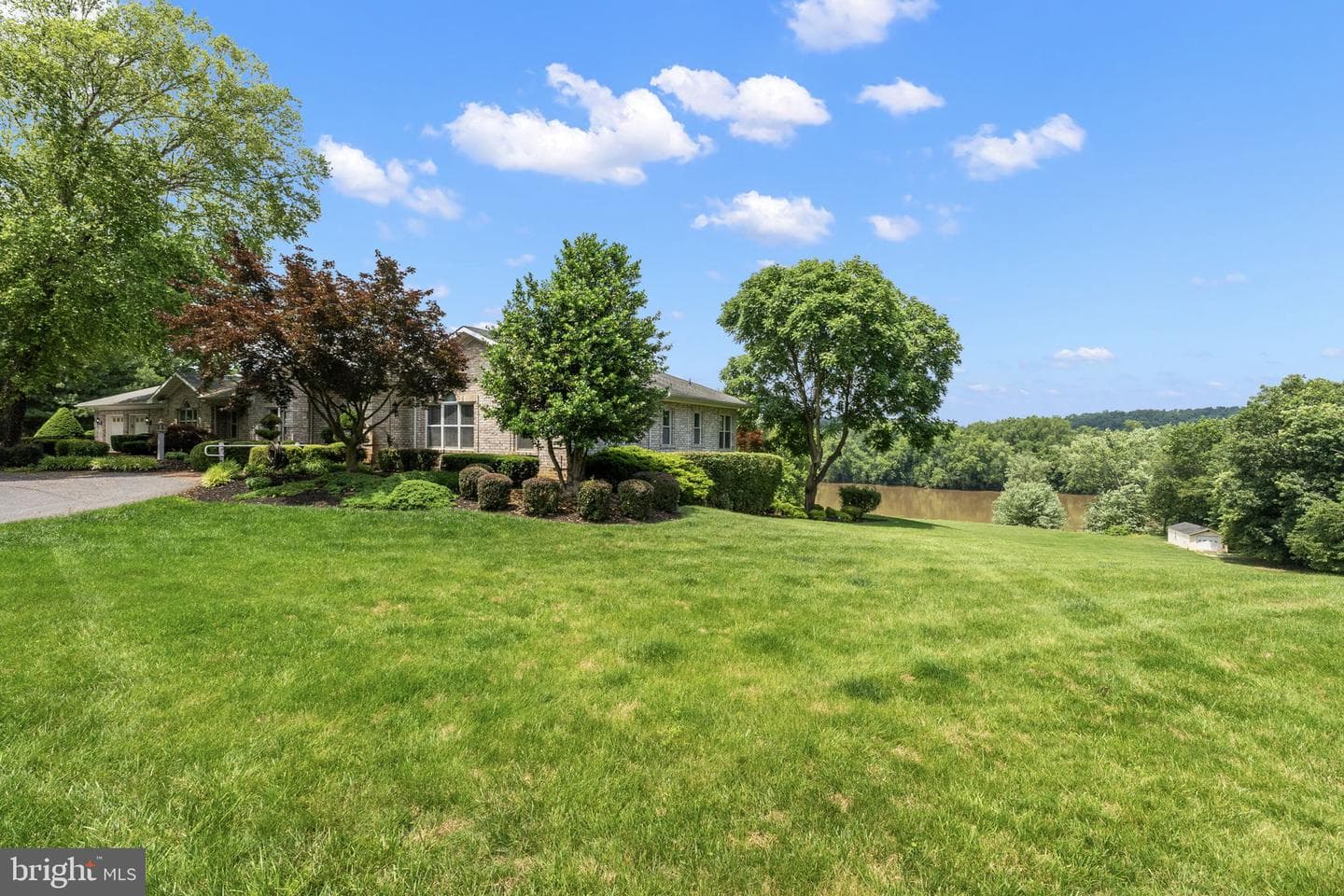 77 Lionheart Terrace photo 67