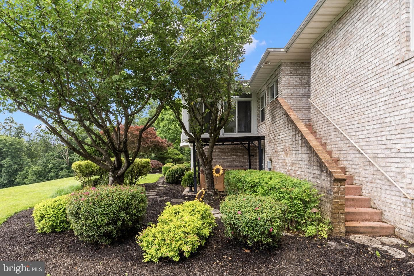 77 Lionheart Terrace photo 68