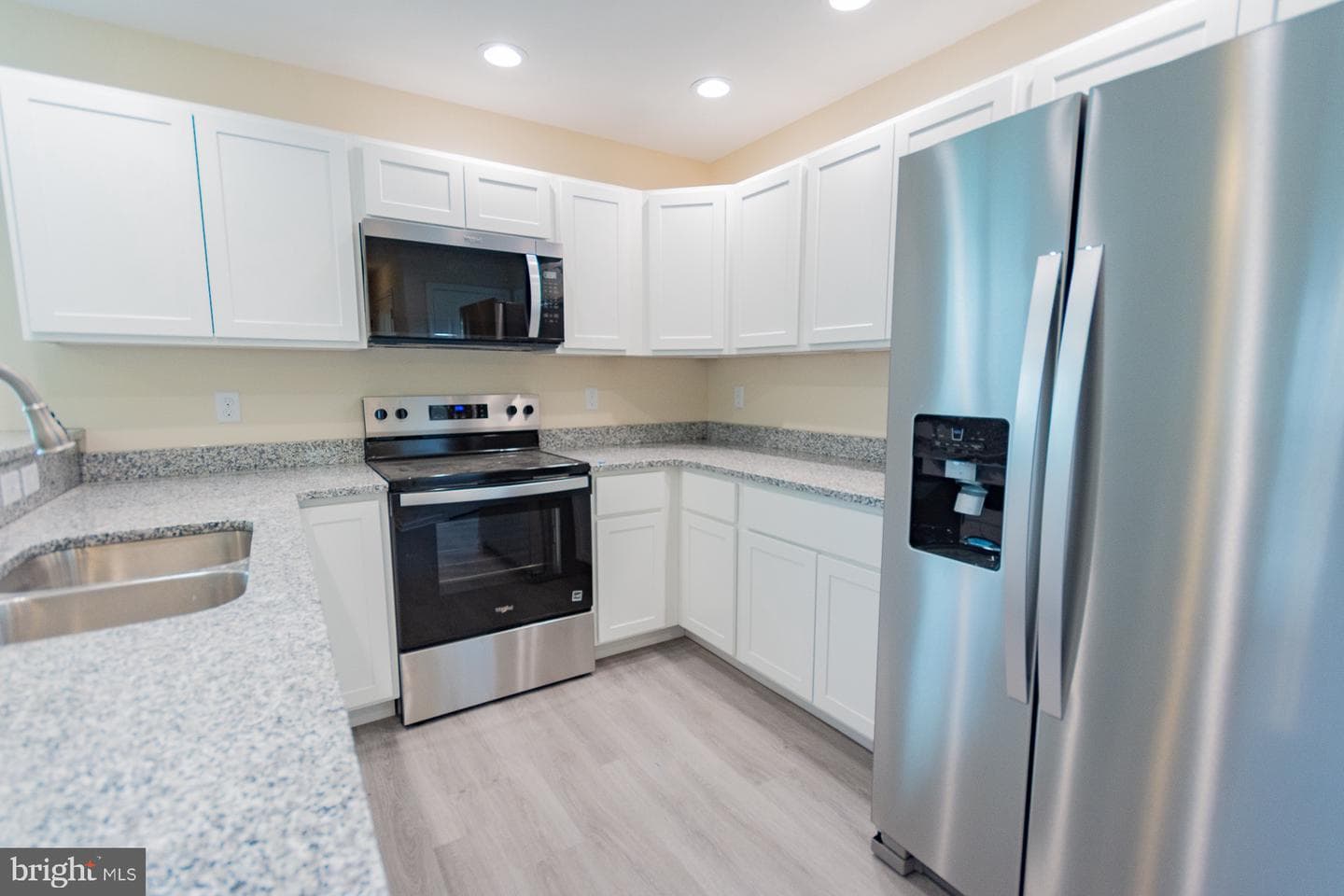 272 Larry Way photo 33