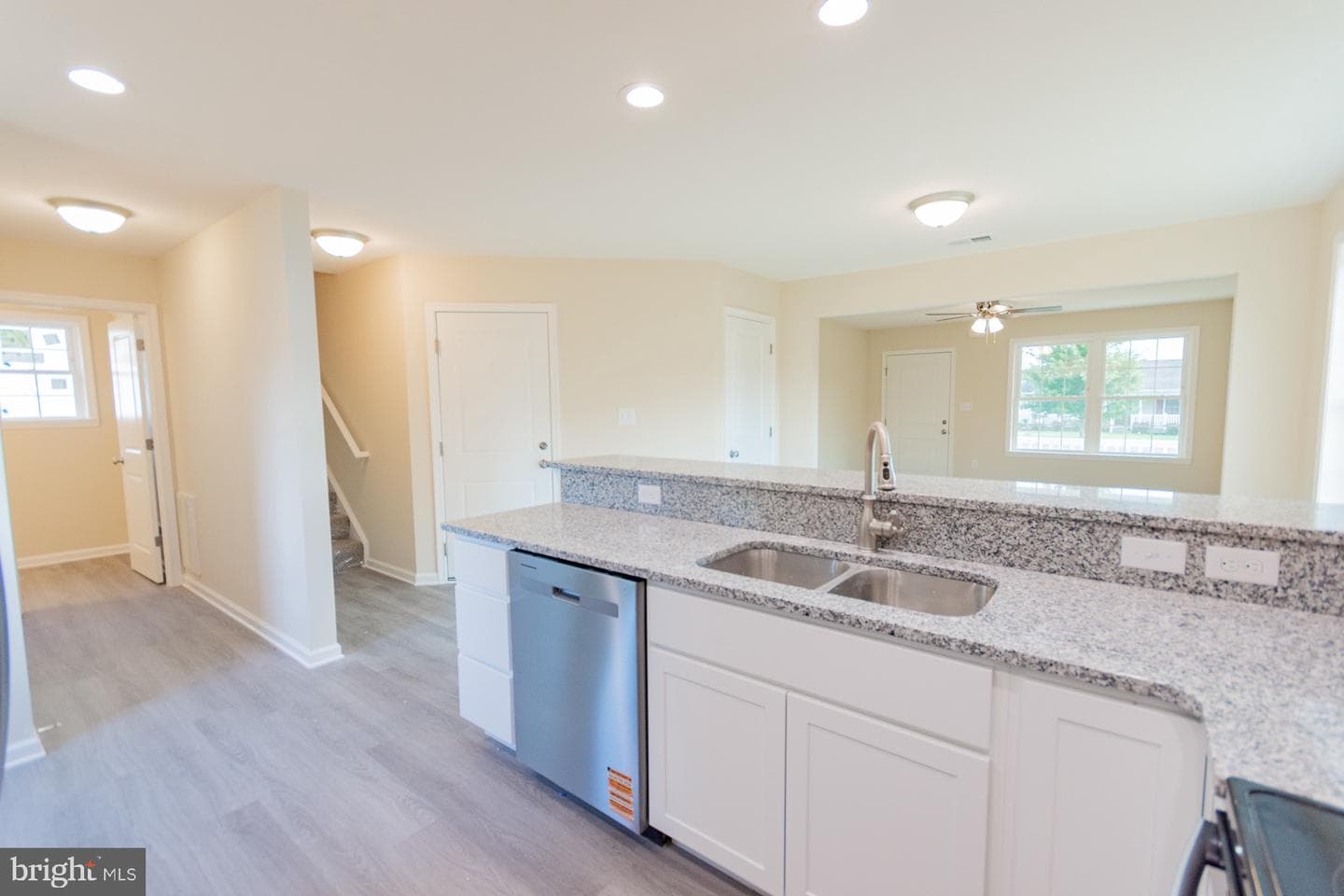 272 Larry Way photo 34