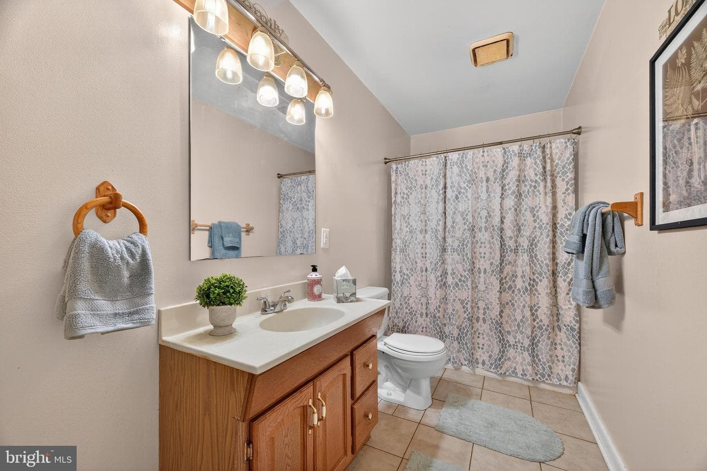503 N High Street photo 17