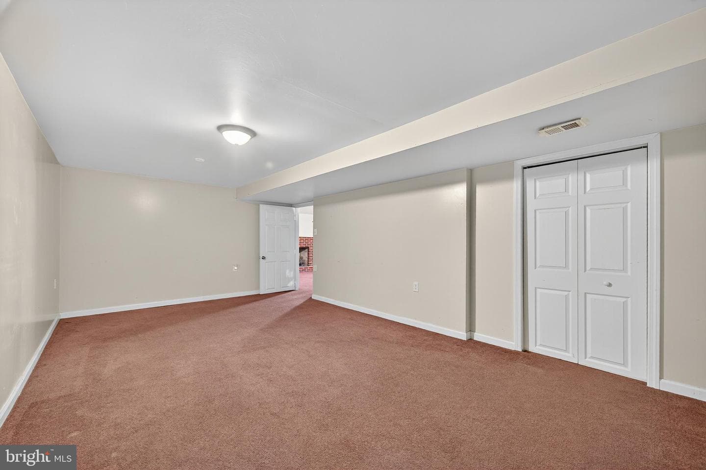 503 N High Street photo 24