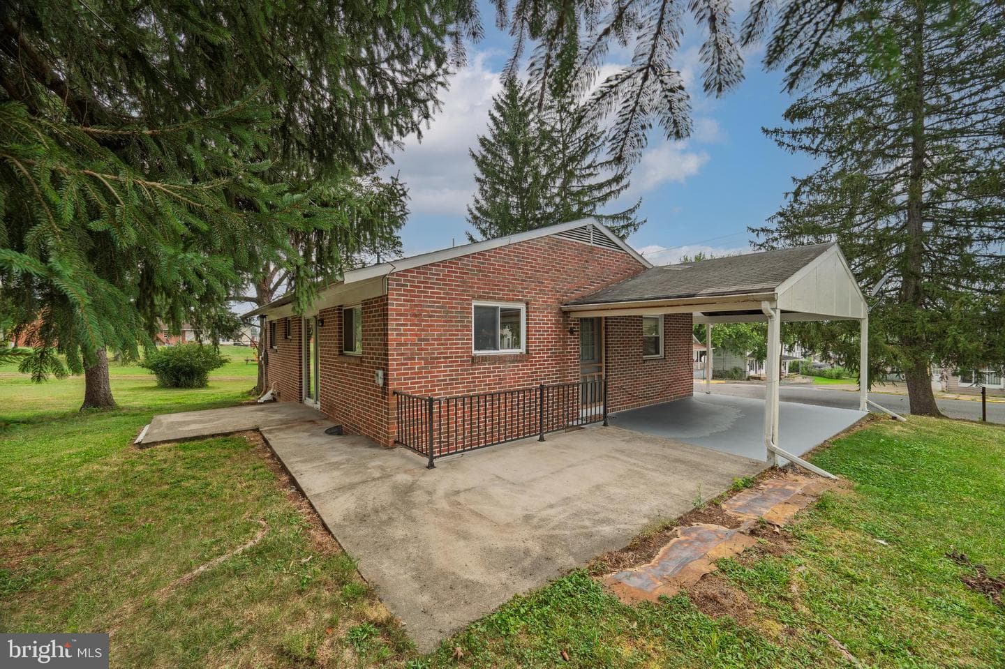503 N High Street photo 30
