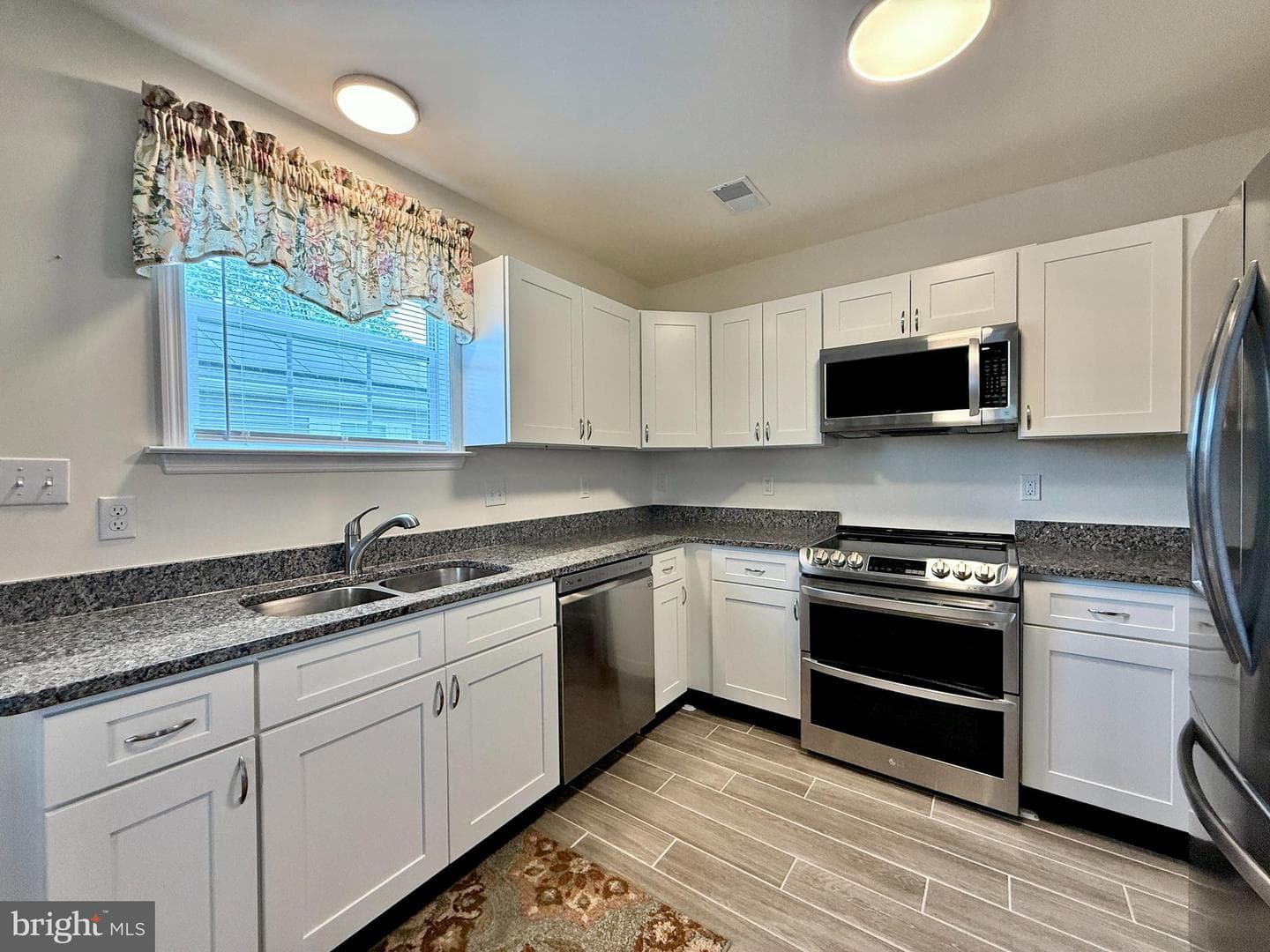 404 Athletic Street photo 14