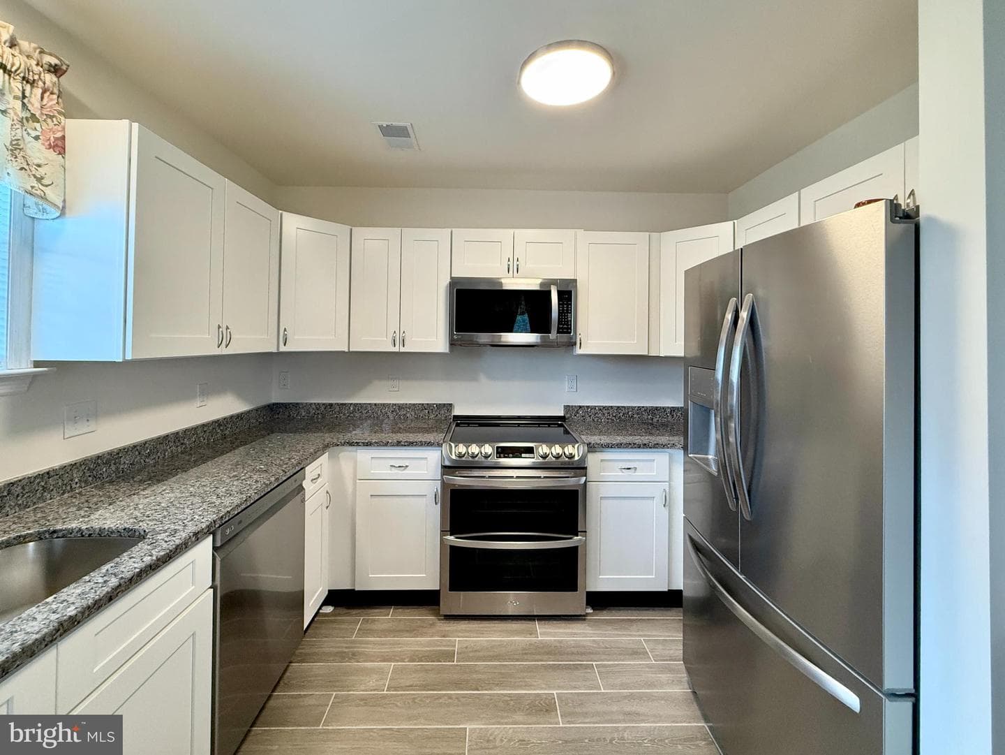 404 Athletic Street photo 15