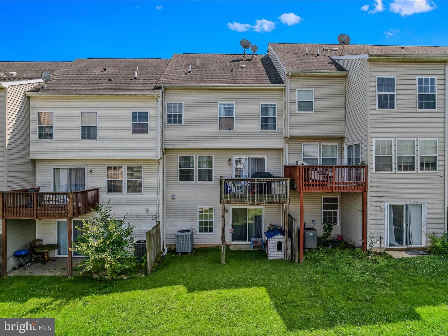 104 Raphael Court photo 29