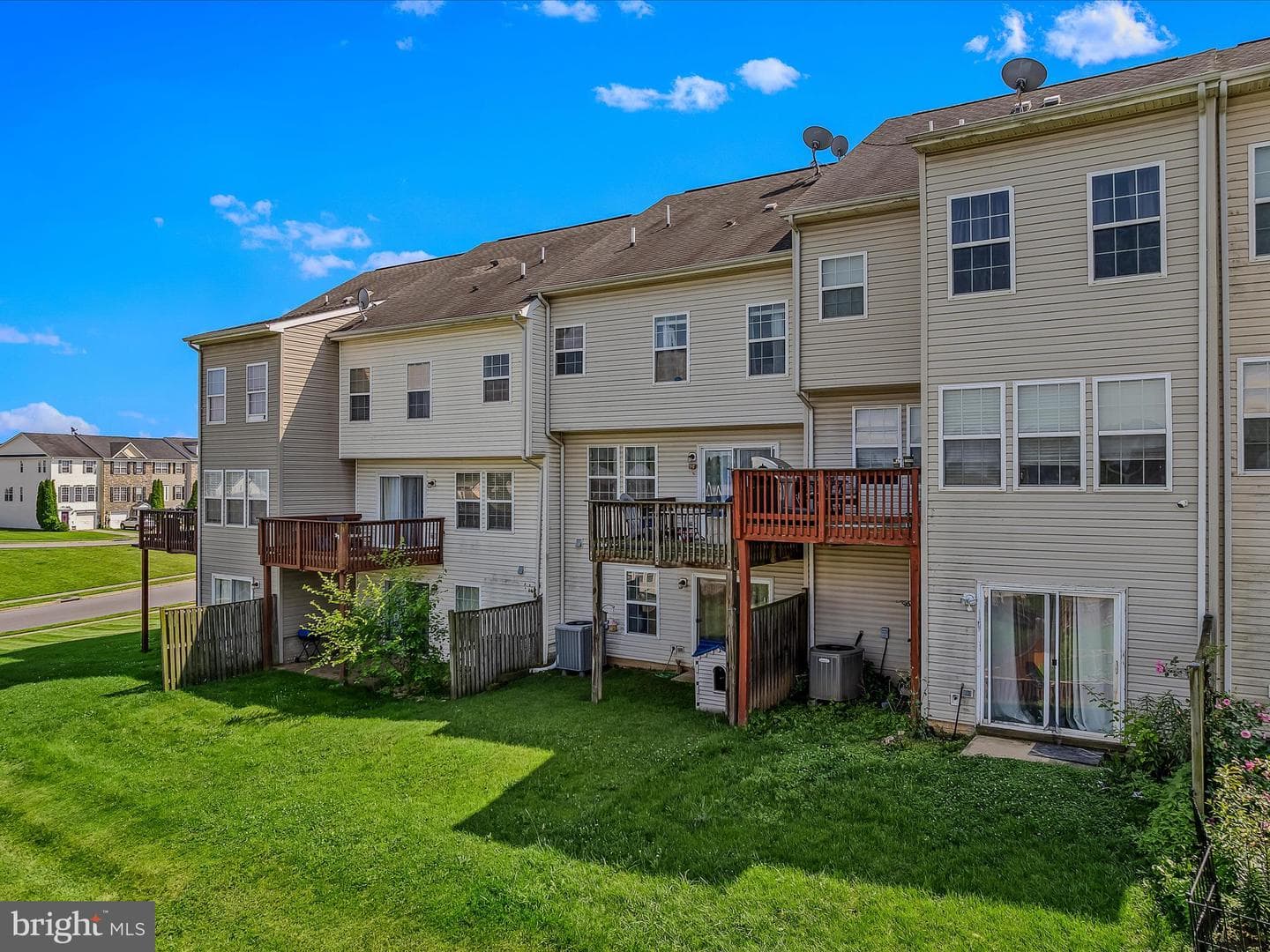 104 Raphael Court photo 31