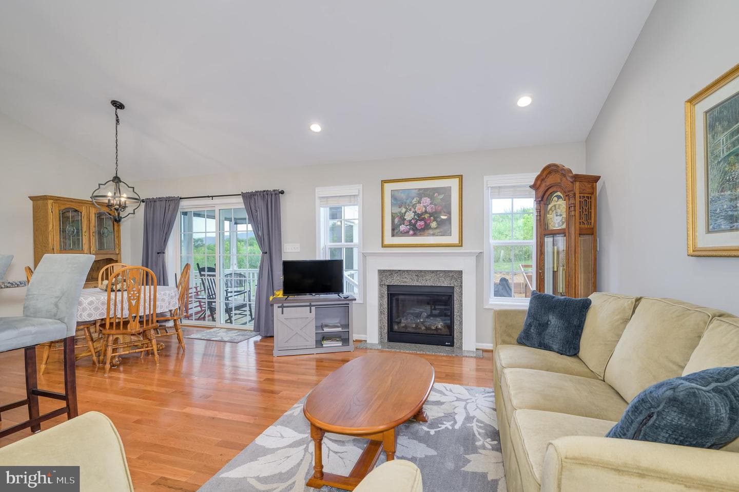61 Twickenham Drive photo 35